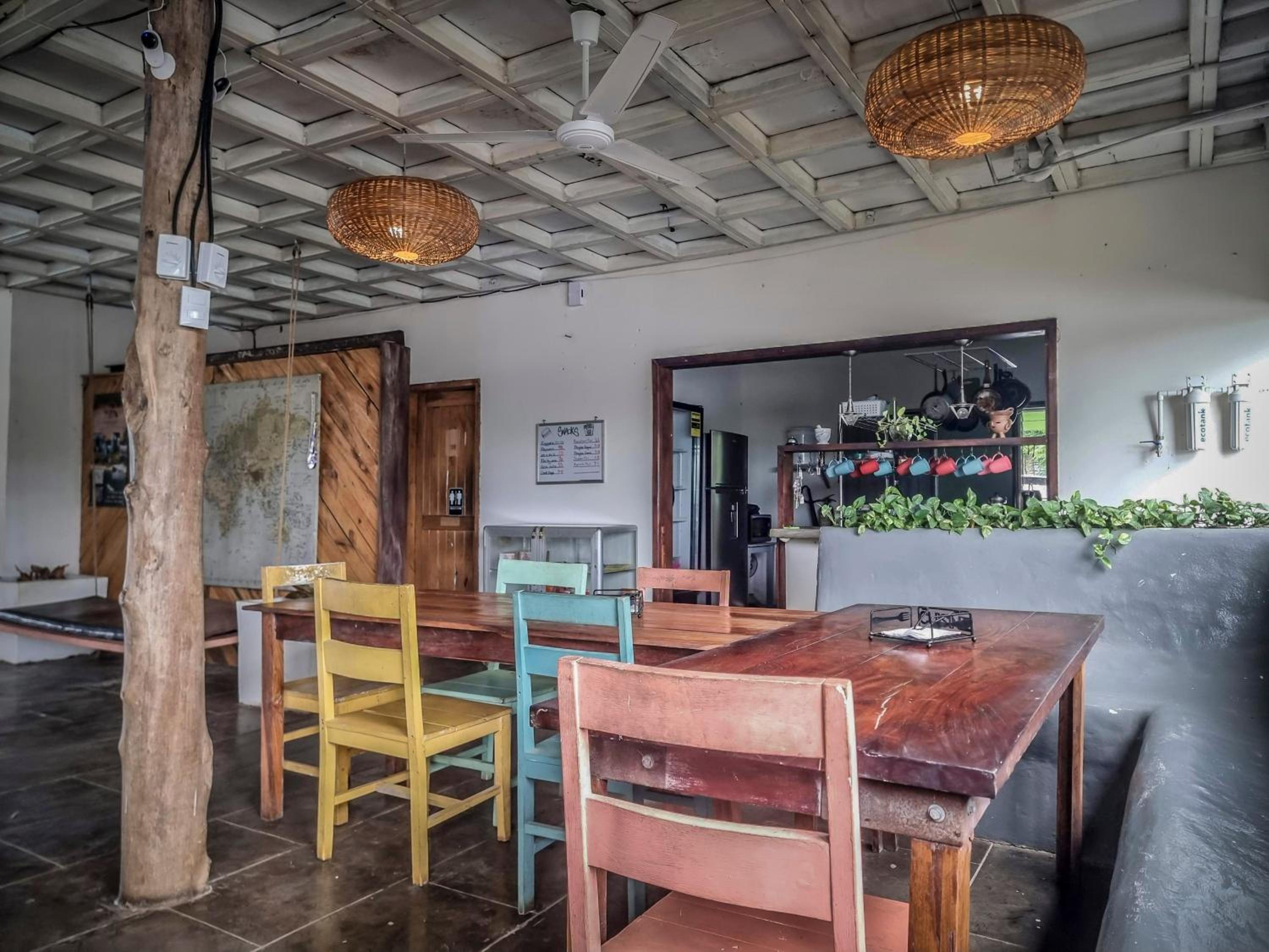 Casa de Olas - Eco Rustic Hostel