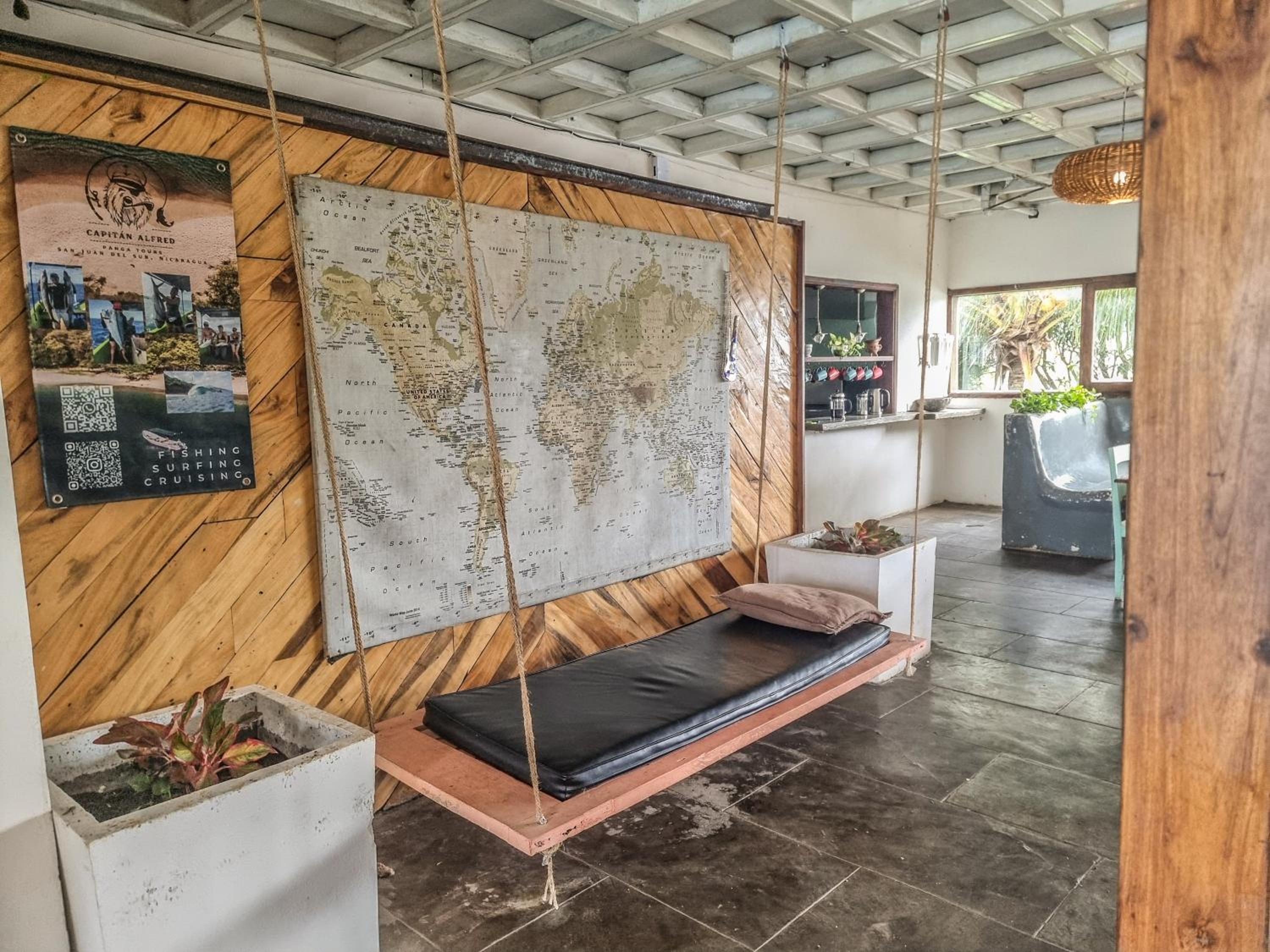 Casa de Olas - Eco Rustic Hostel