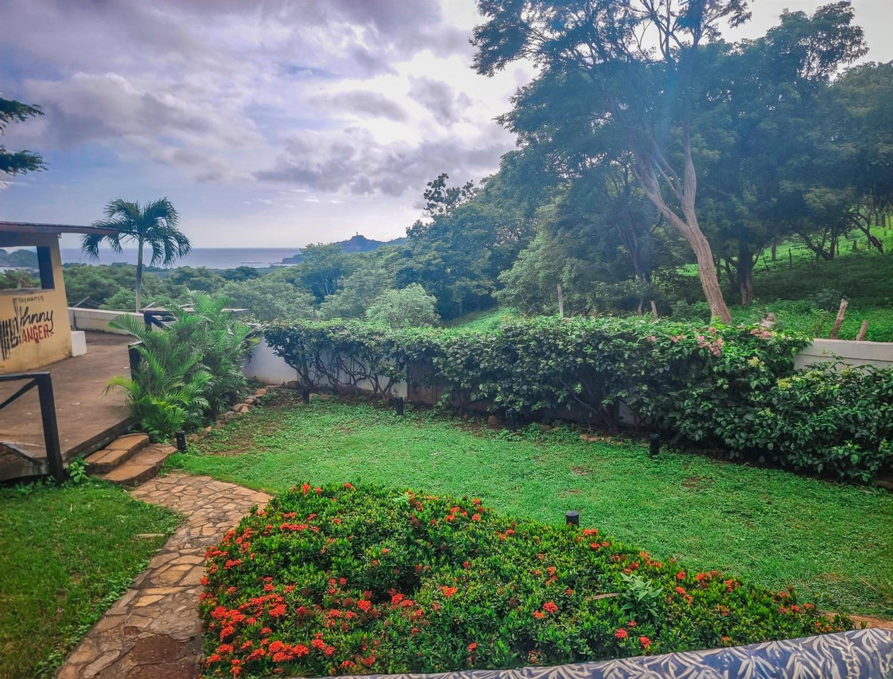 Casa de Olas - Eco Rustic Hostel