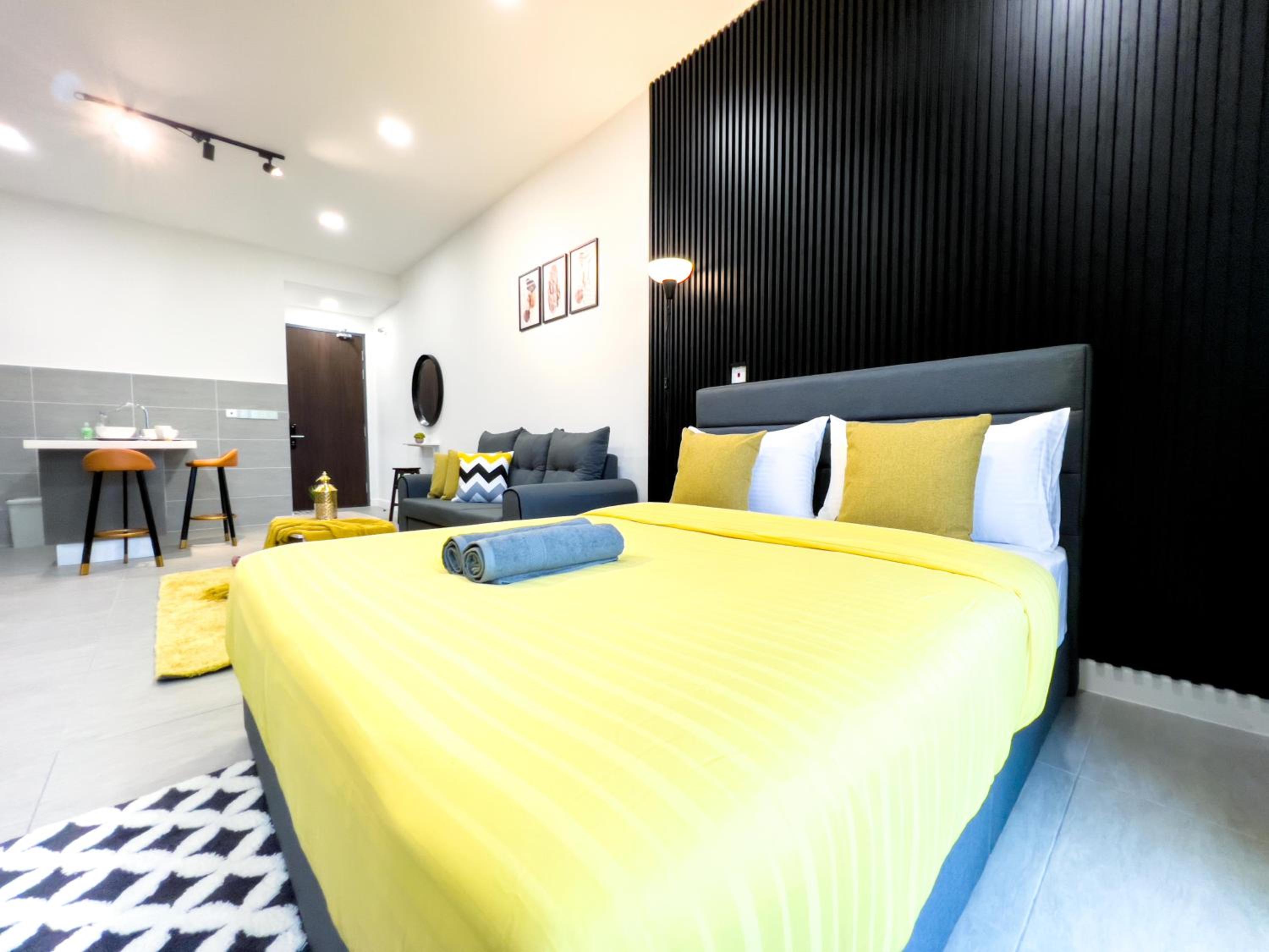Bell Suite - KLIA Transit Hub - F1 Sepang - ERL Salak Tinggi Station photo 6