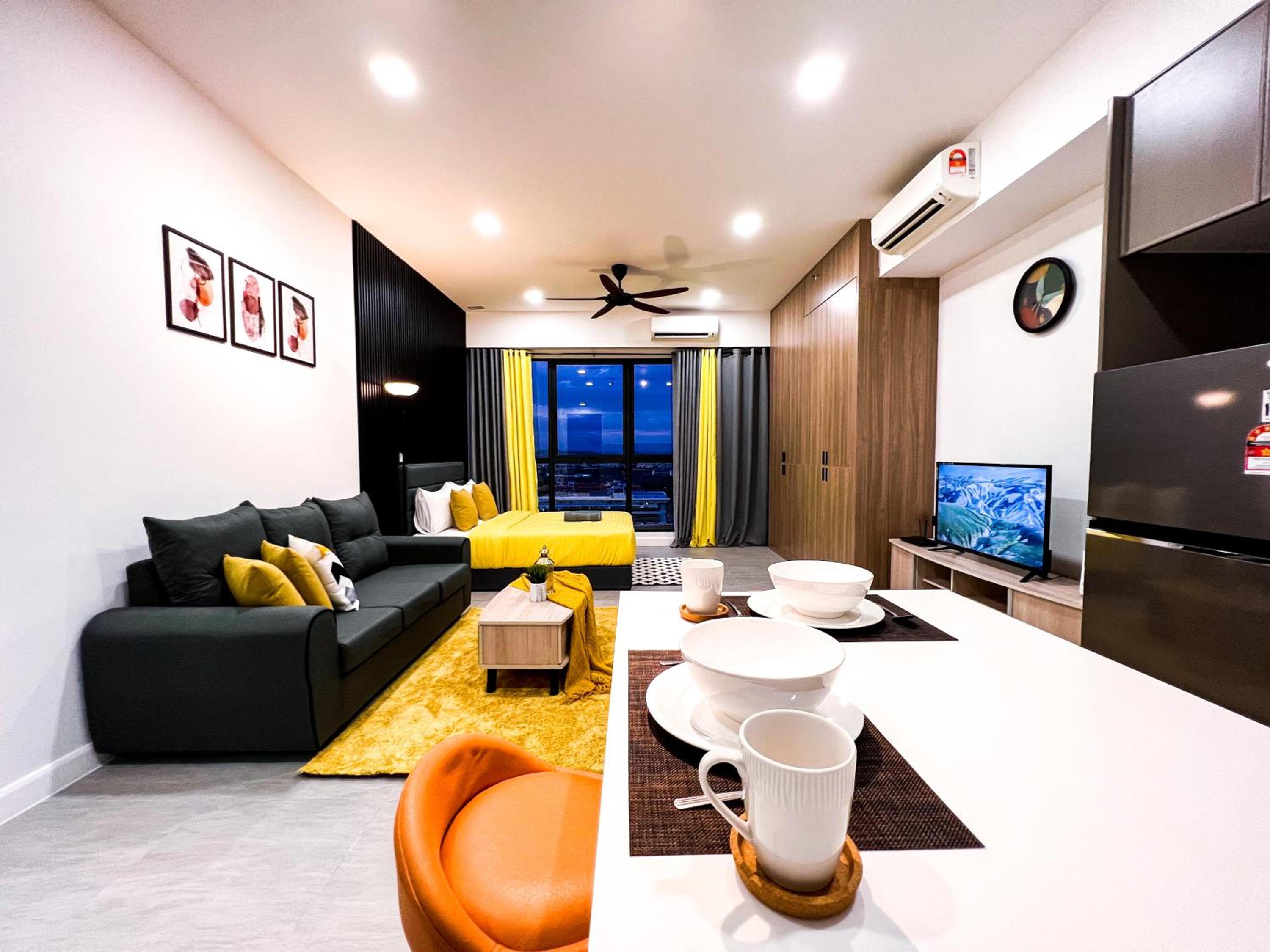 Bell Suite - KLIA Transit Hub - F1 Sepang - ERL Salak Tinggi Station photo 5
