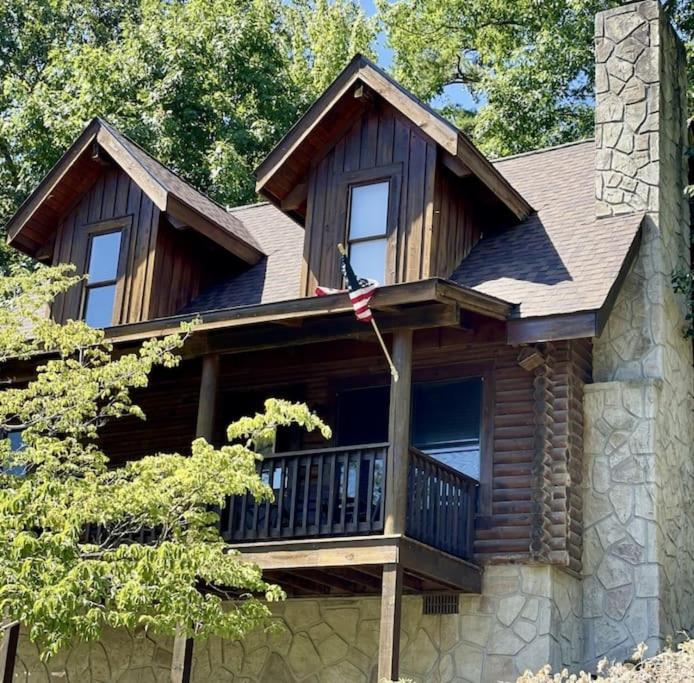 Rustic Black Bear Cabin view 4