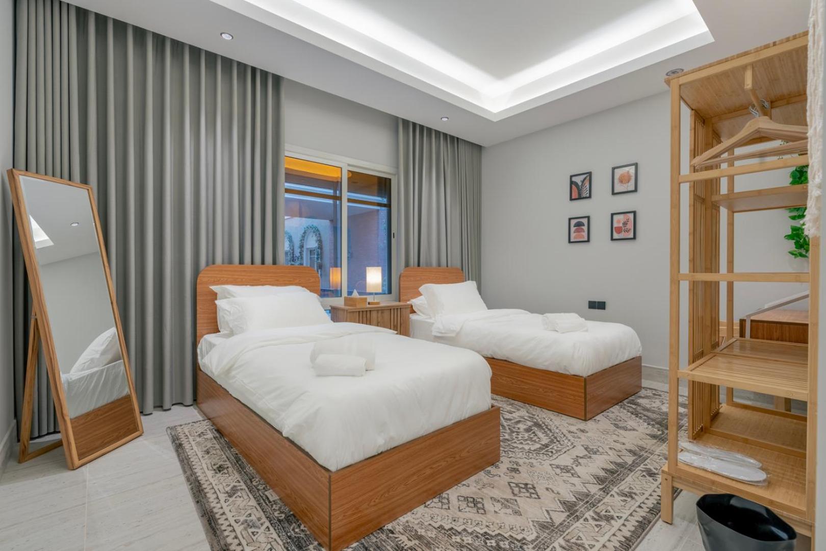 Layali Properties - Vibrant Boho 3BR Apt - Convention and Exhibition Center