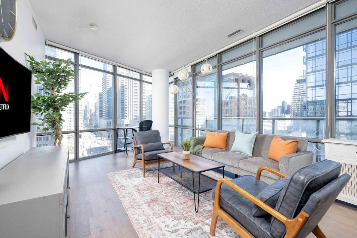 Large 2BR on Bay Street 4 Beds with Balcony