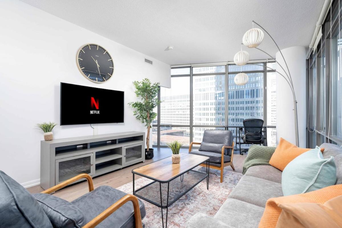 Large 2BR on Bay Street 4 Beds with Balcony