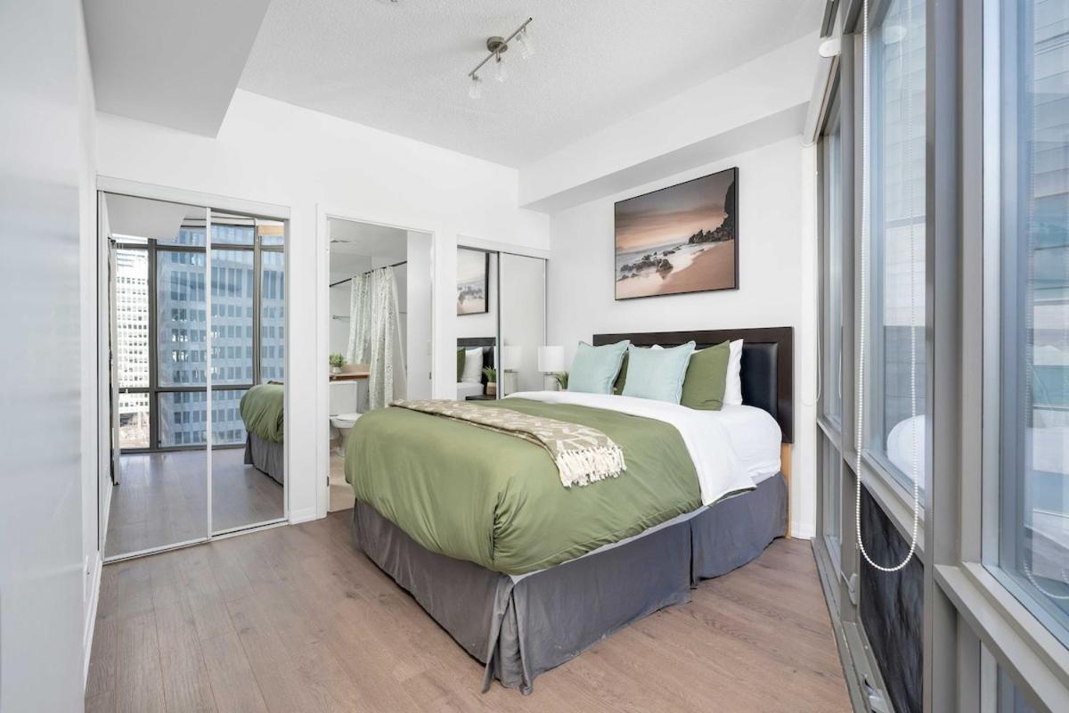 Large 2BR on Bay Street 4 Beds with Balcony