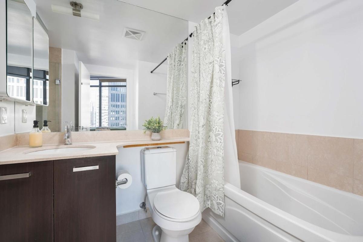 Large 2BR on Bay Street 4 Beds with Balcony