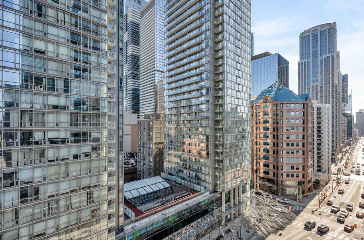 Large 2BR on Bay Street 4 Beds with Balcony