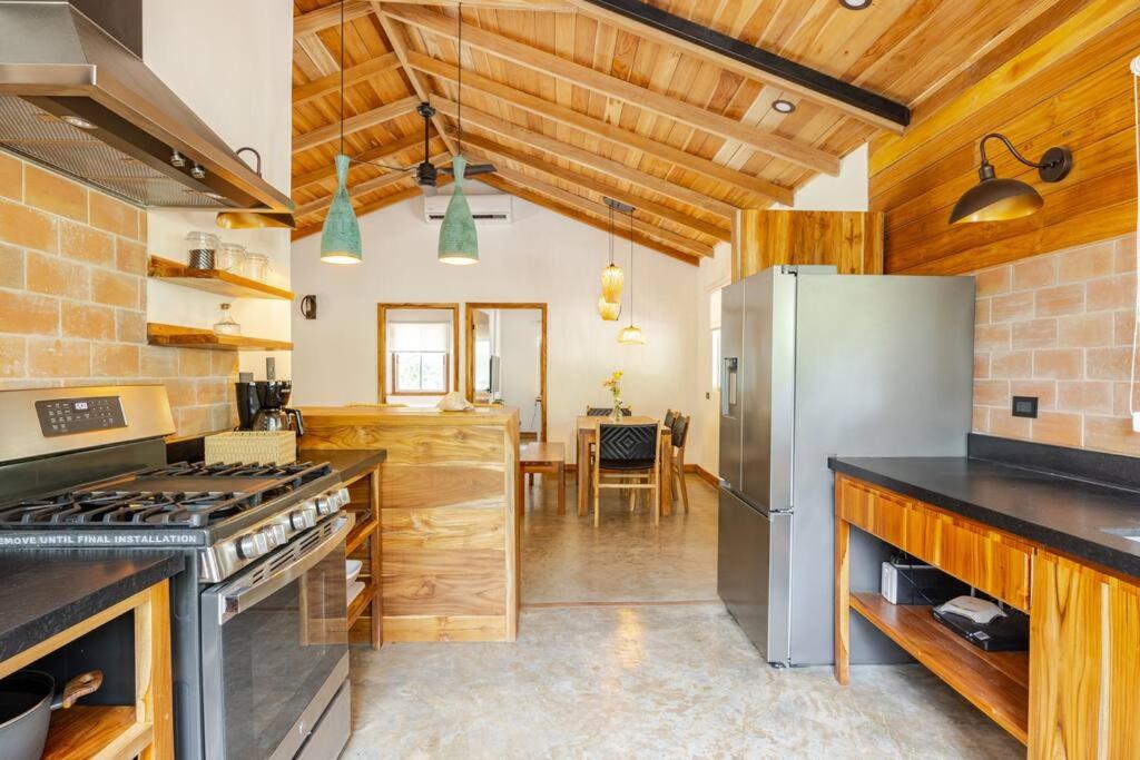 Casa PlayaAzul, walk to the beach, 3 rooms