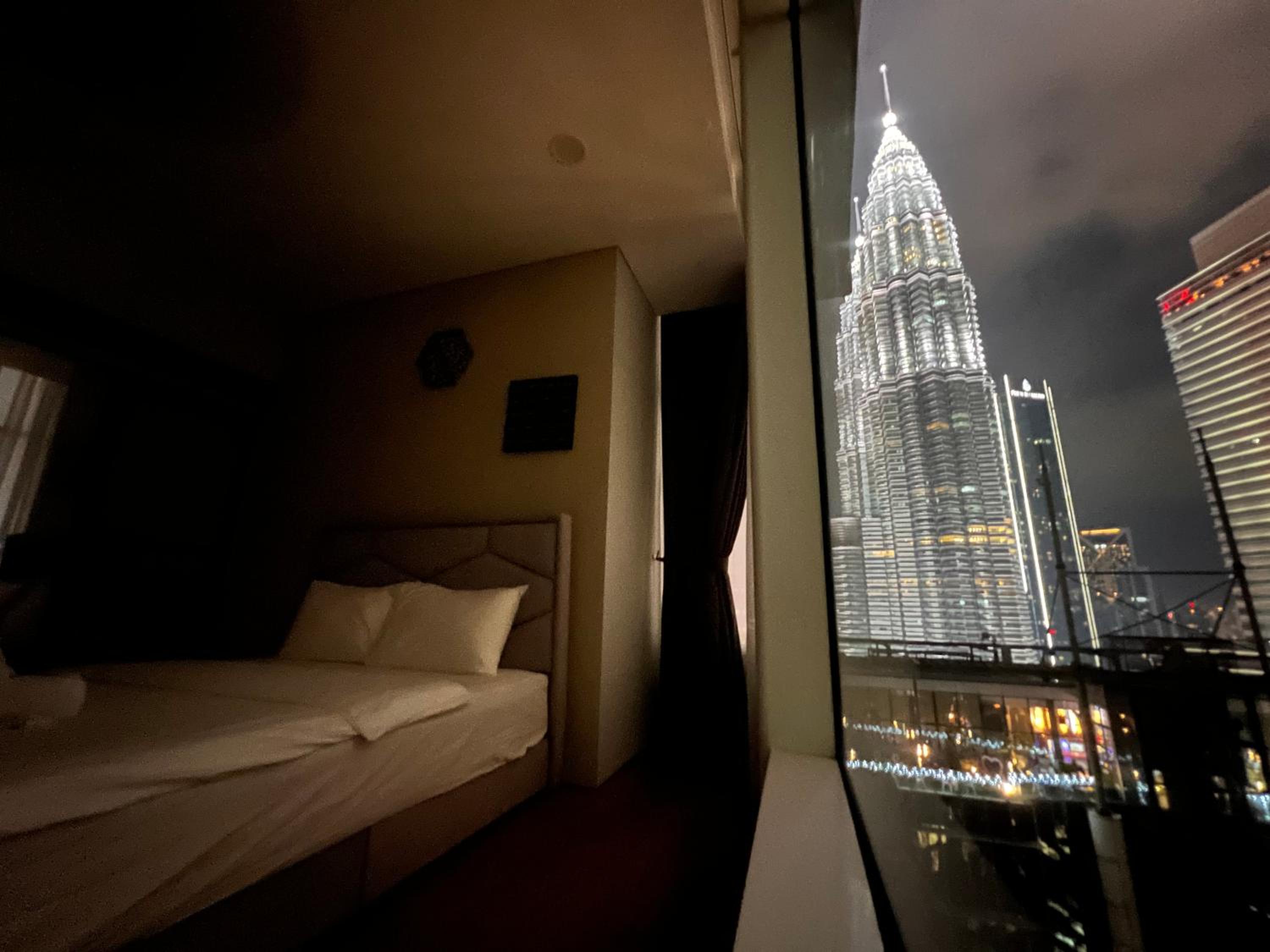 Sky Suites at KLCC by Mitstay