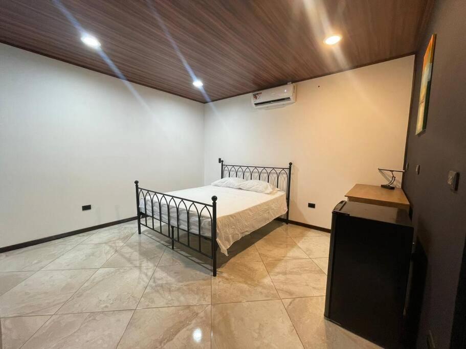 Fortuna Jungle & River Retreat - Private pool, River and Wifi in the forest - Secluded, peaceful, truly UNIQUE! A GEM! Book Now!
