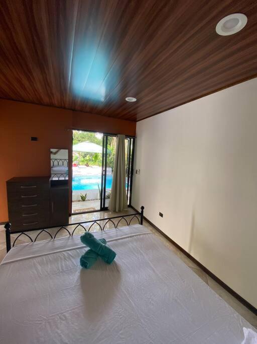 Fortuna Jungle & River Retreat - Private pool, River and Wifi in the forest - Secluded, peaceful, truly UNIQUE! A GEM! Book Now!