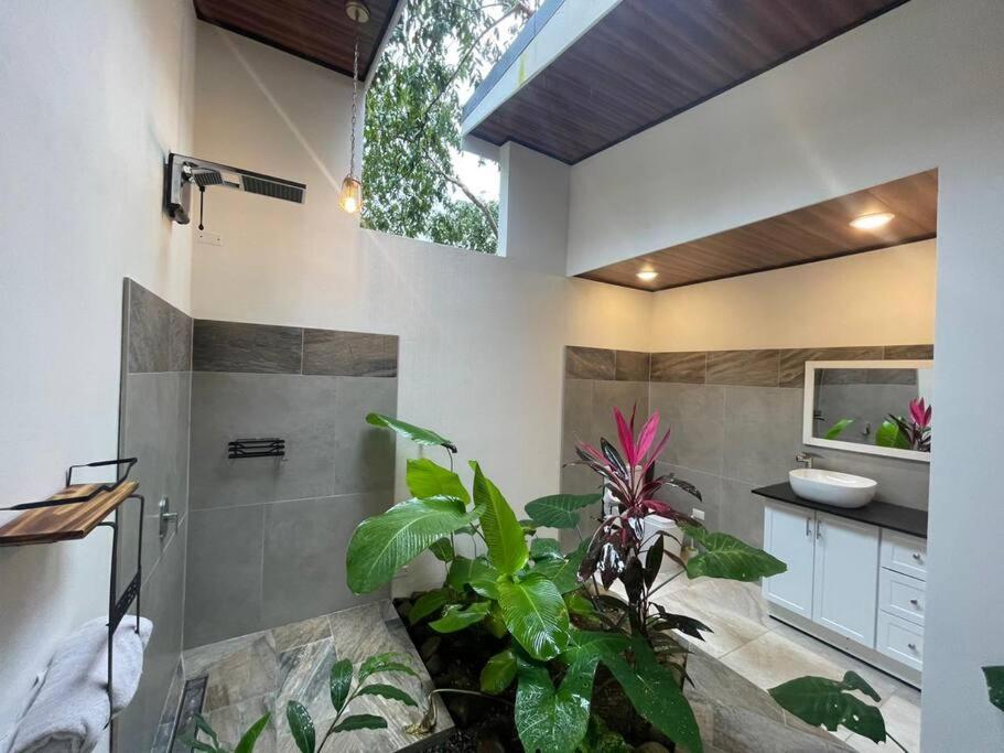 Fortuna Jungle & River Retreat - Private pool, River and Wifi in the forest - Secluded, peaceful, truly UNIQUE! A GEM! Book Now!