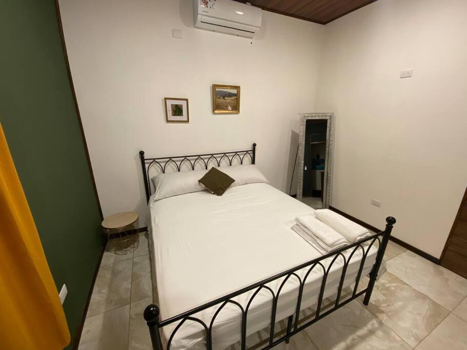 Fortuna Jungle & River Retreat - Private pool, River and Wifi in the forest - Secluded, peaceful, truly UNIQUE! A GEM! Book Now!