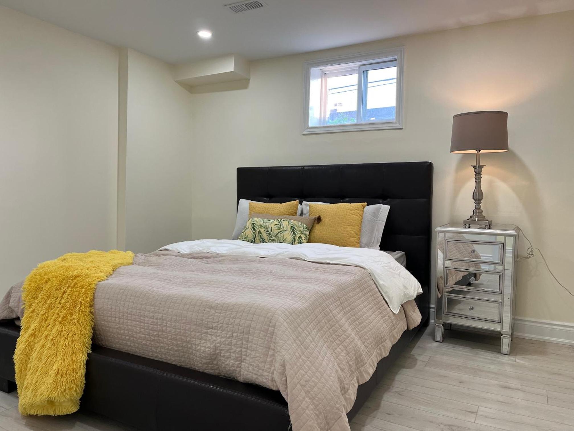 Comfortable Basement Home in Oakville, Ontario , Canada