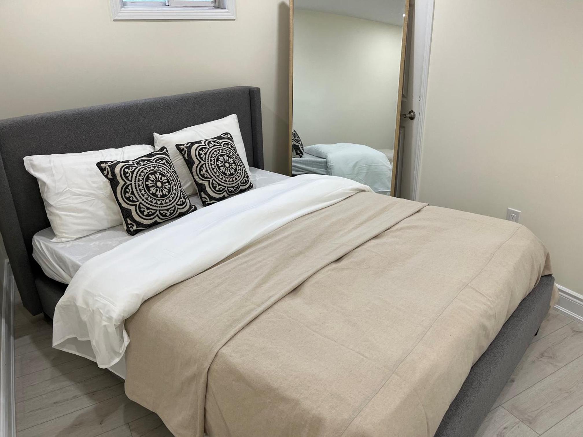 Comfortable Basement Home in Oakville, Ontario , Canada