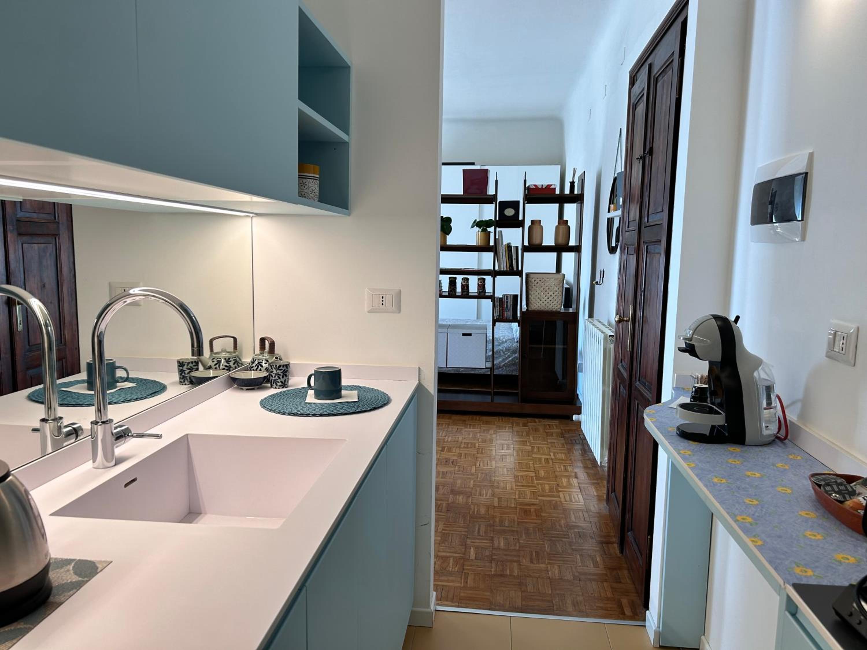 Easy Isola, for an easy stay