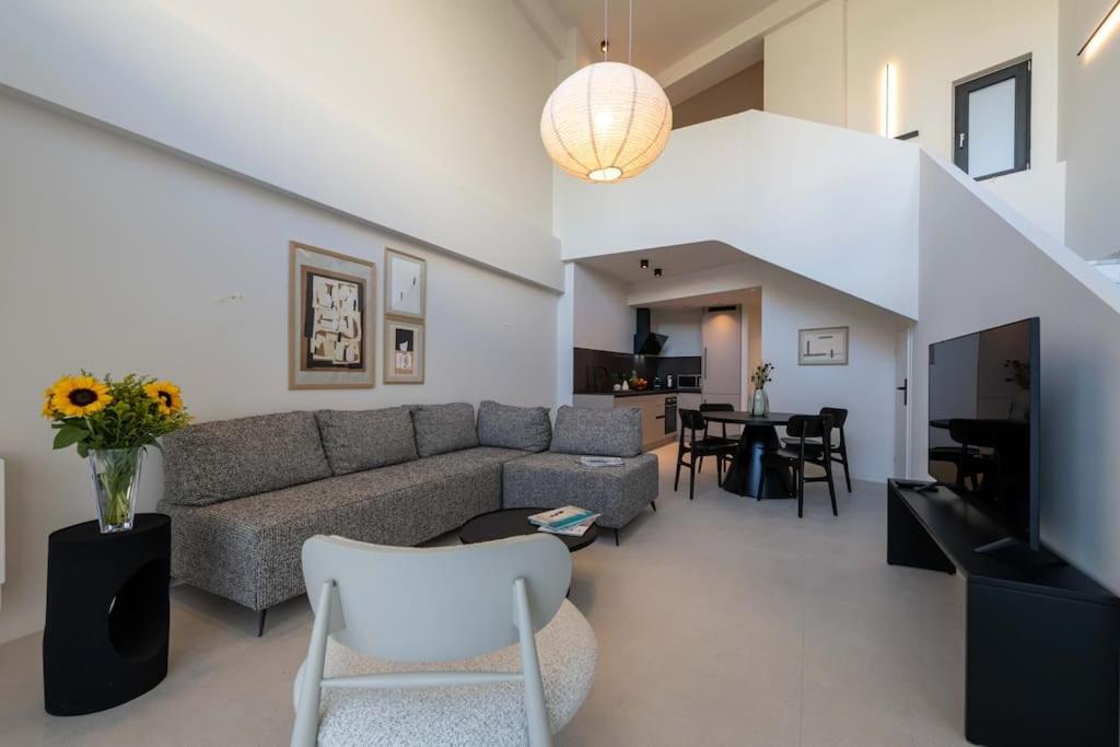 RiverSide Suites