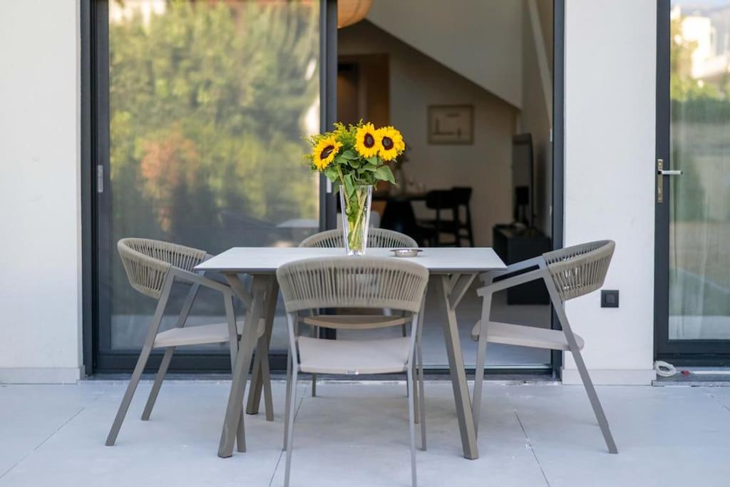 RiverSide Suites