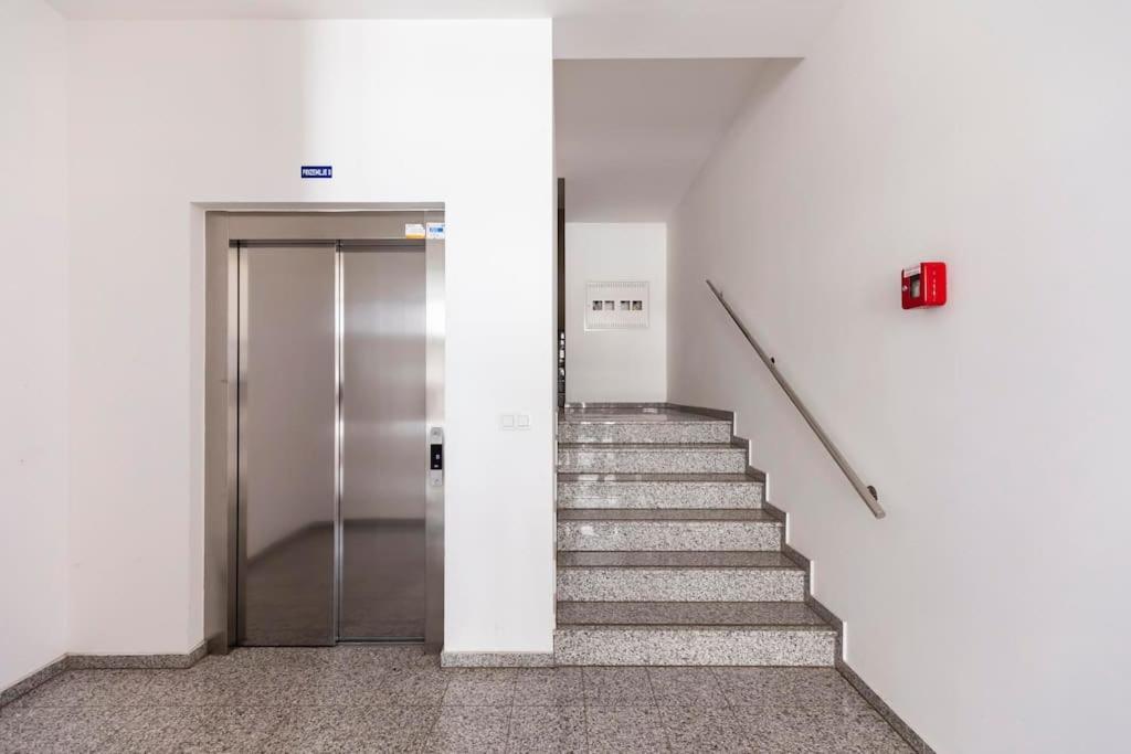 The Luxe Residence, Free parking
