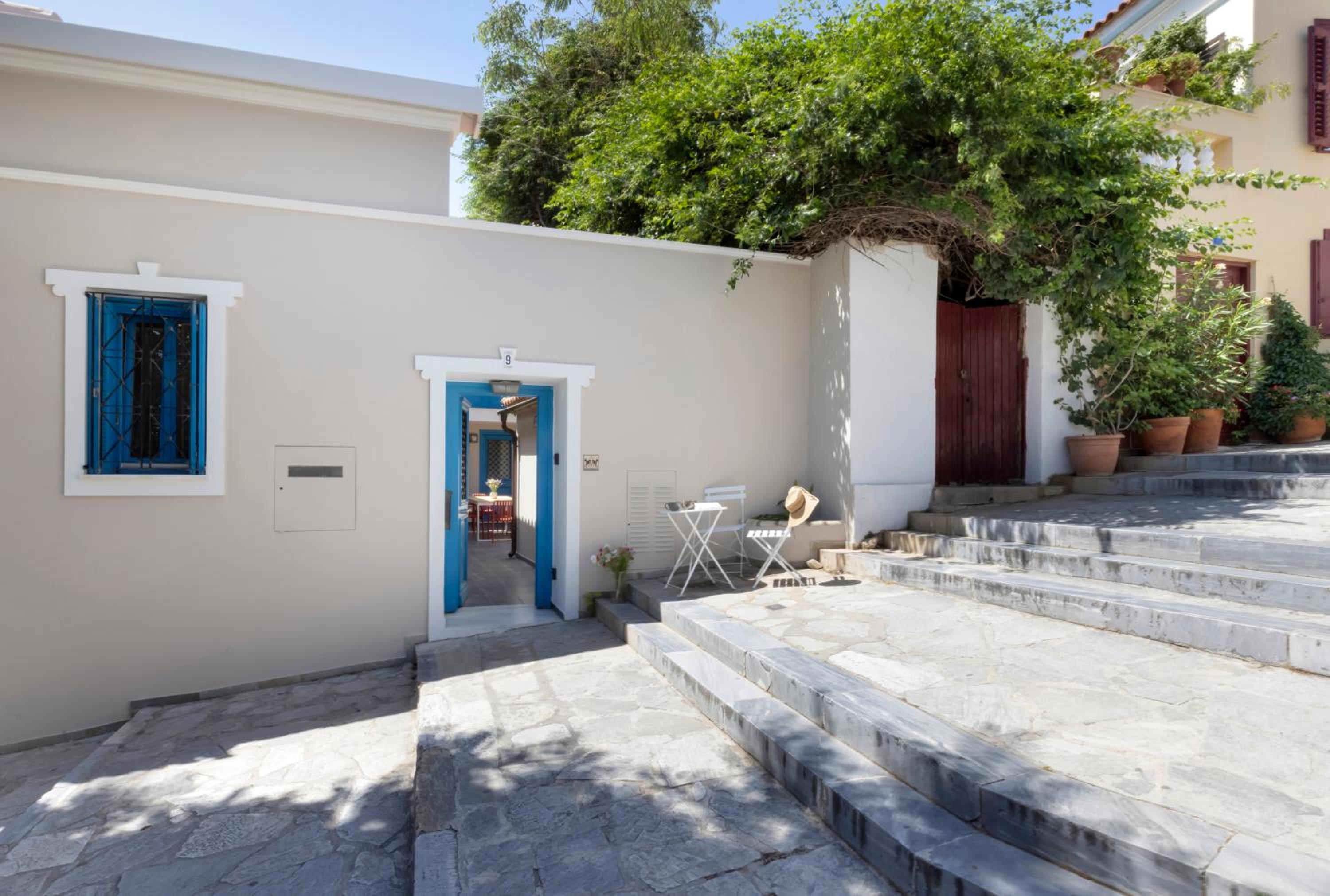 Villa Plaka 3BR 9ppl PrivateYard 200m Metro&Museum