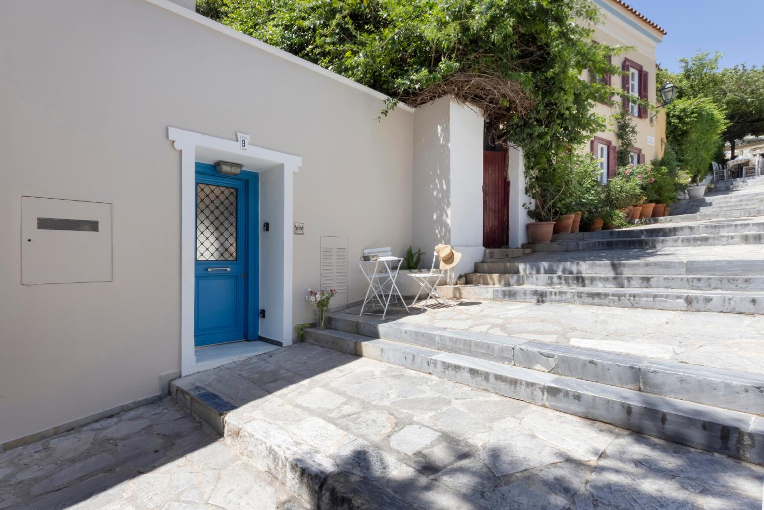 Villa Plaka 3BR 9ppl PrivateYard 200m Metro&Museum