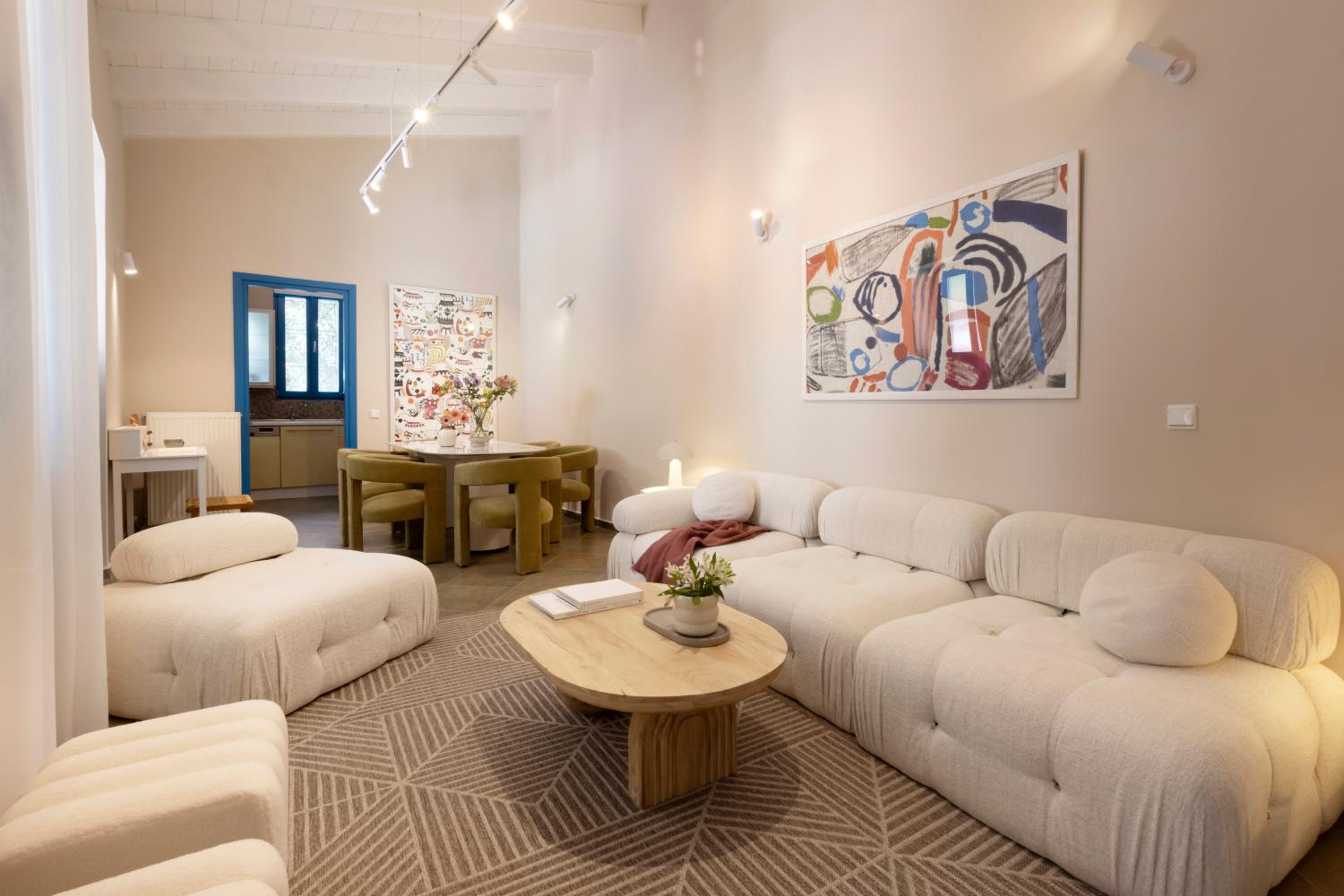 Villa Plaka 3BR 9ppl PrivateYard 200m Metro&Museum