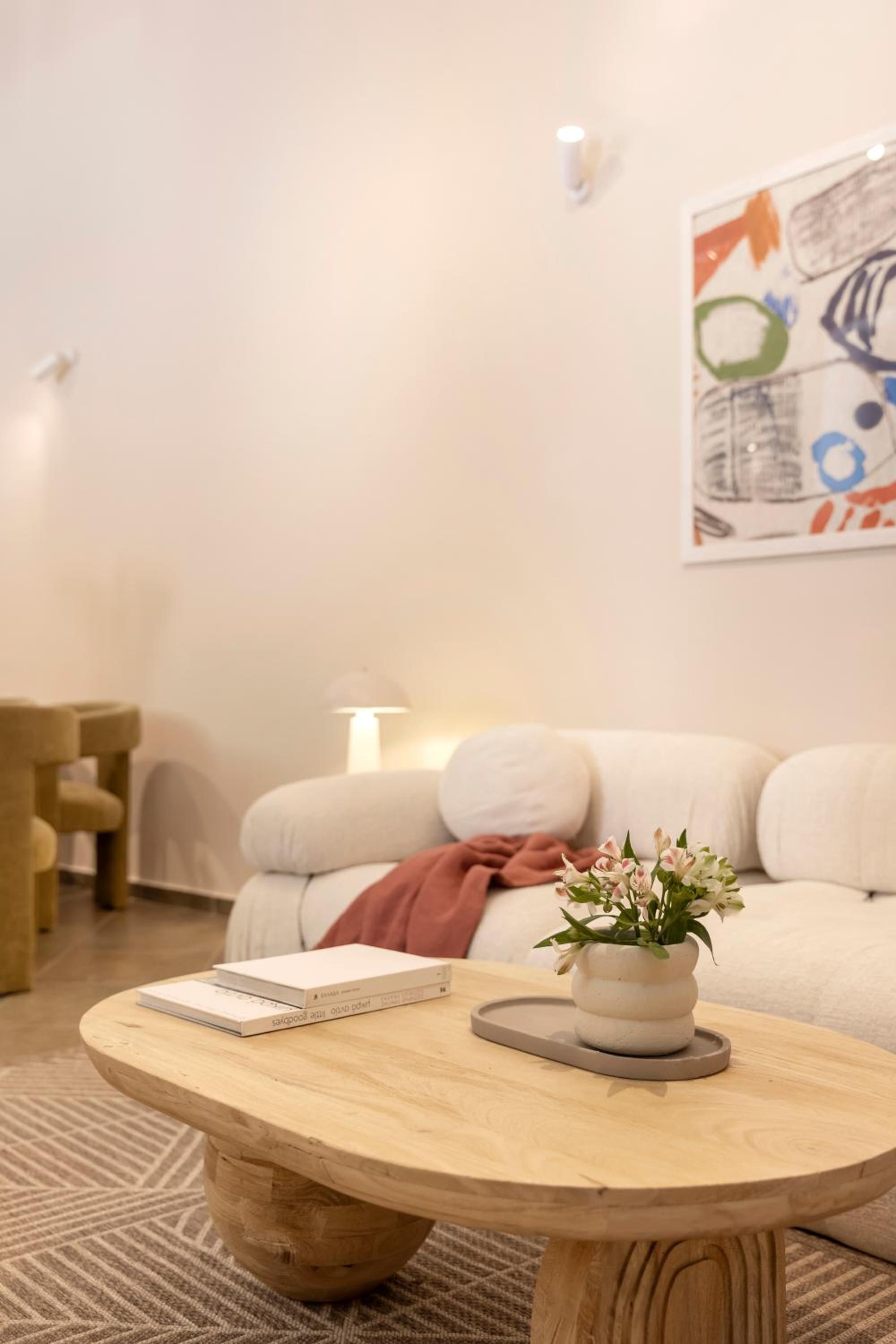 Villa Plaka 3BR 9ppl PrivateYard 200m Metro&Museum