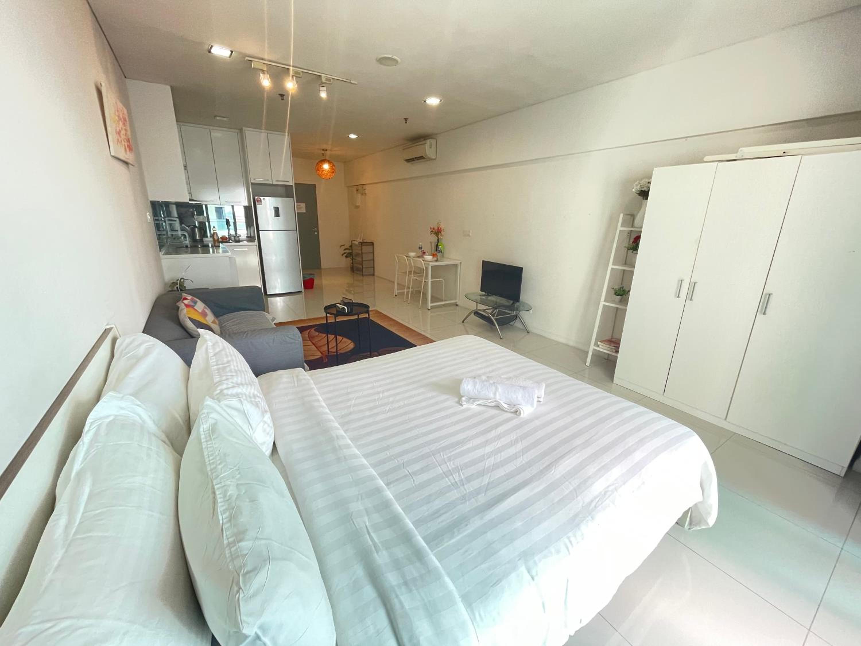 Mercu summer suites By Premium Charter