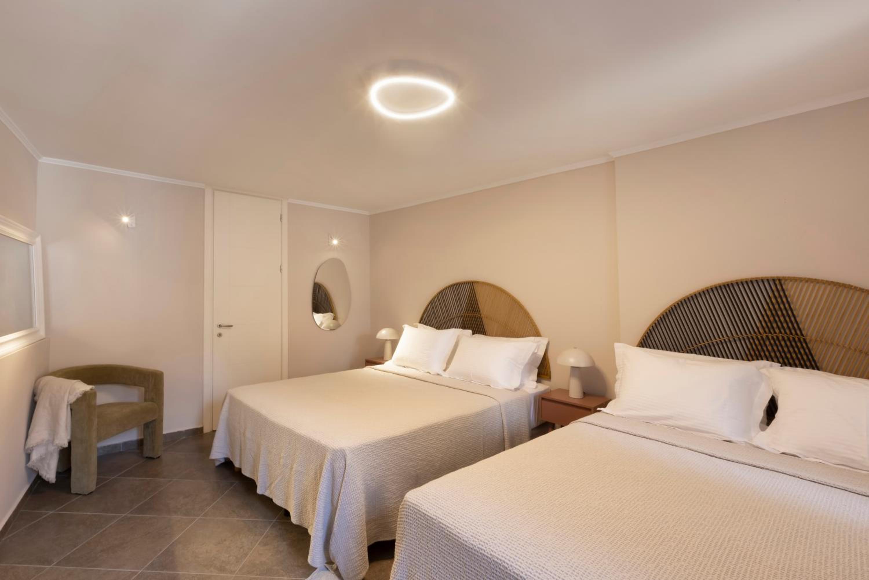 Villa Plaka 3BR 9ppl PrivateYard 200m Metro&Museum