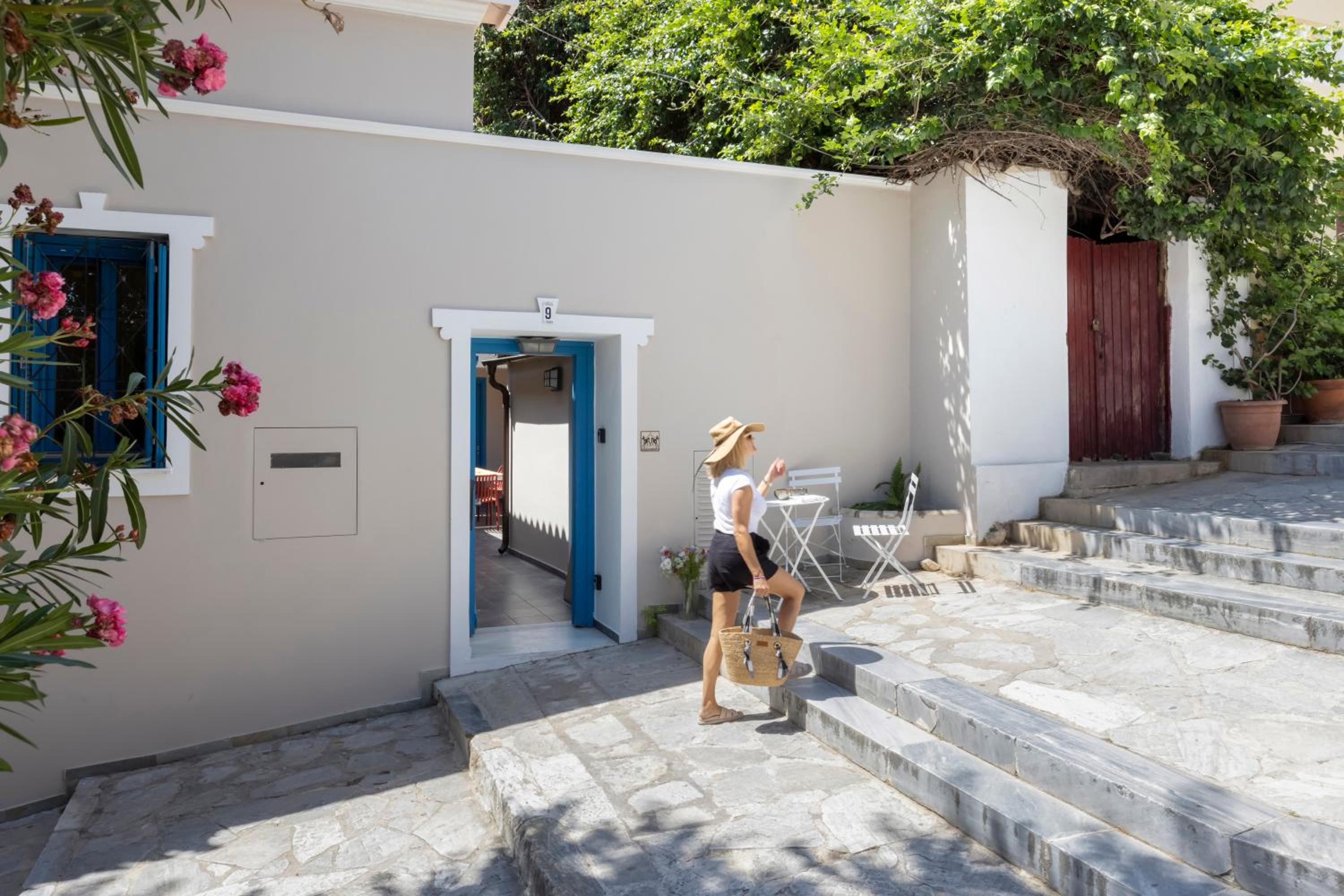 Villa Plaka 3BR 9ppl PrivateYard 200m Metro&Museum