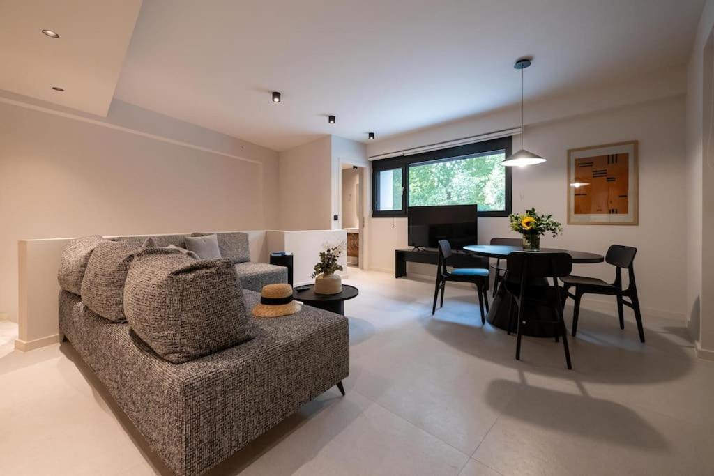 RiverSide Suites