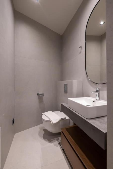 RiverSide Suites