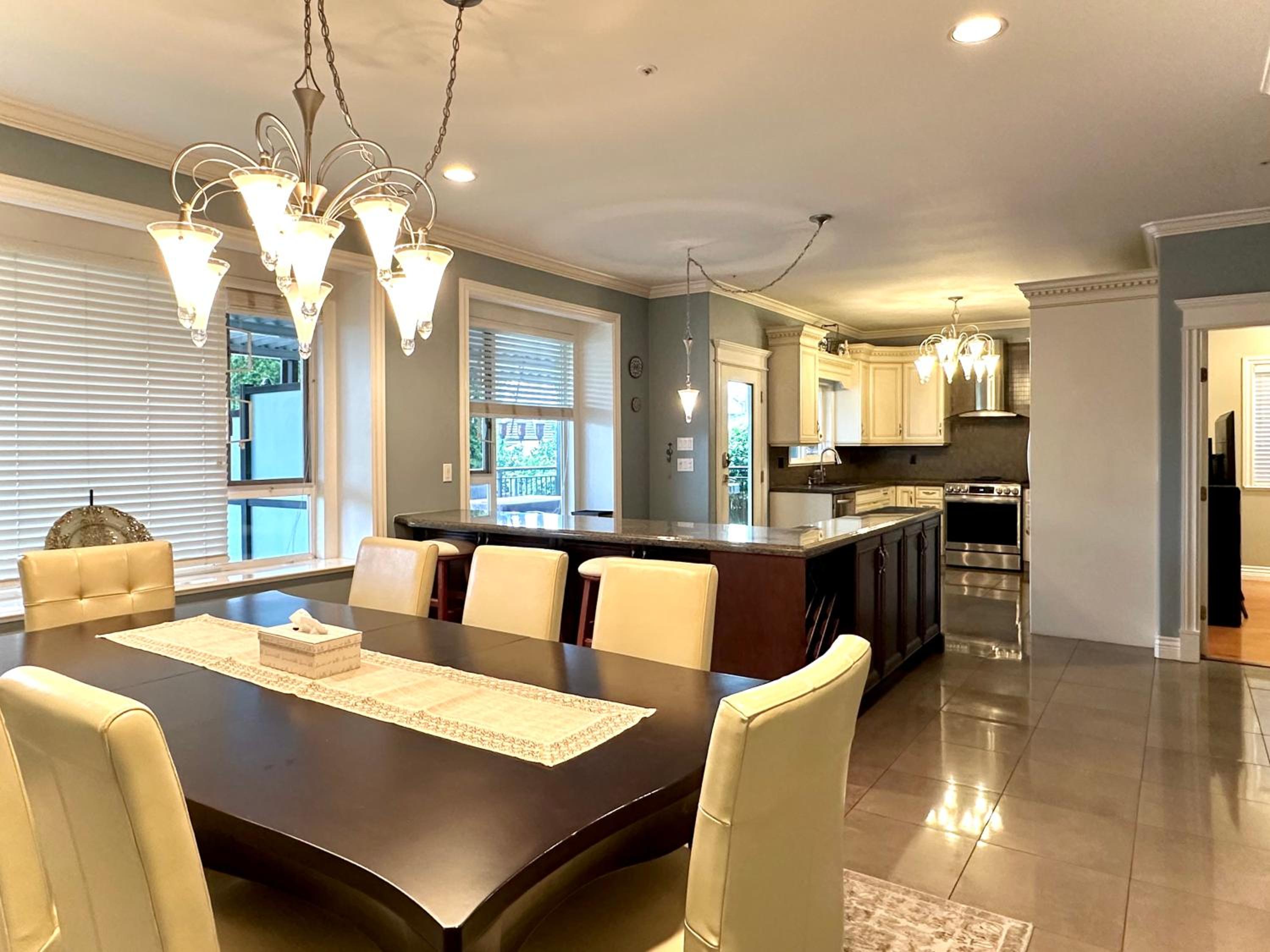 Spacious 5BR 3BA Guest Villa - 10 Min to DT - Pet Friendly, Free Parking