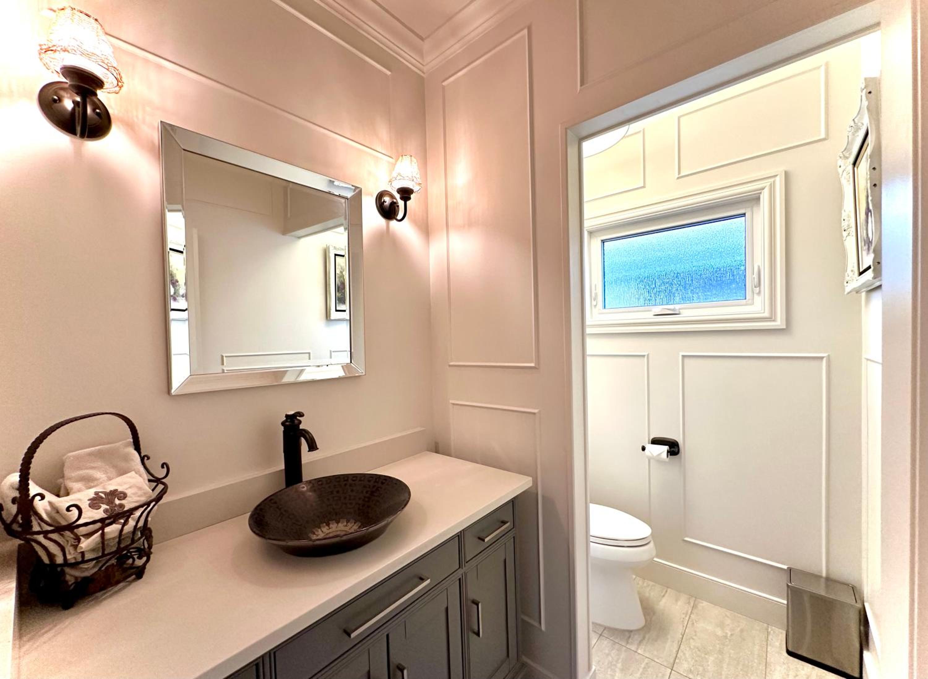 Spacious 5BR 3BA Guest Villa - 10 Min to DT - Pet Friendly, Free Parking