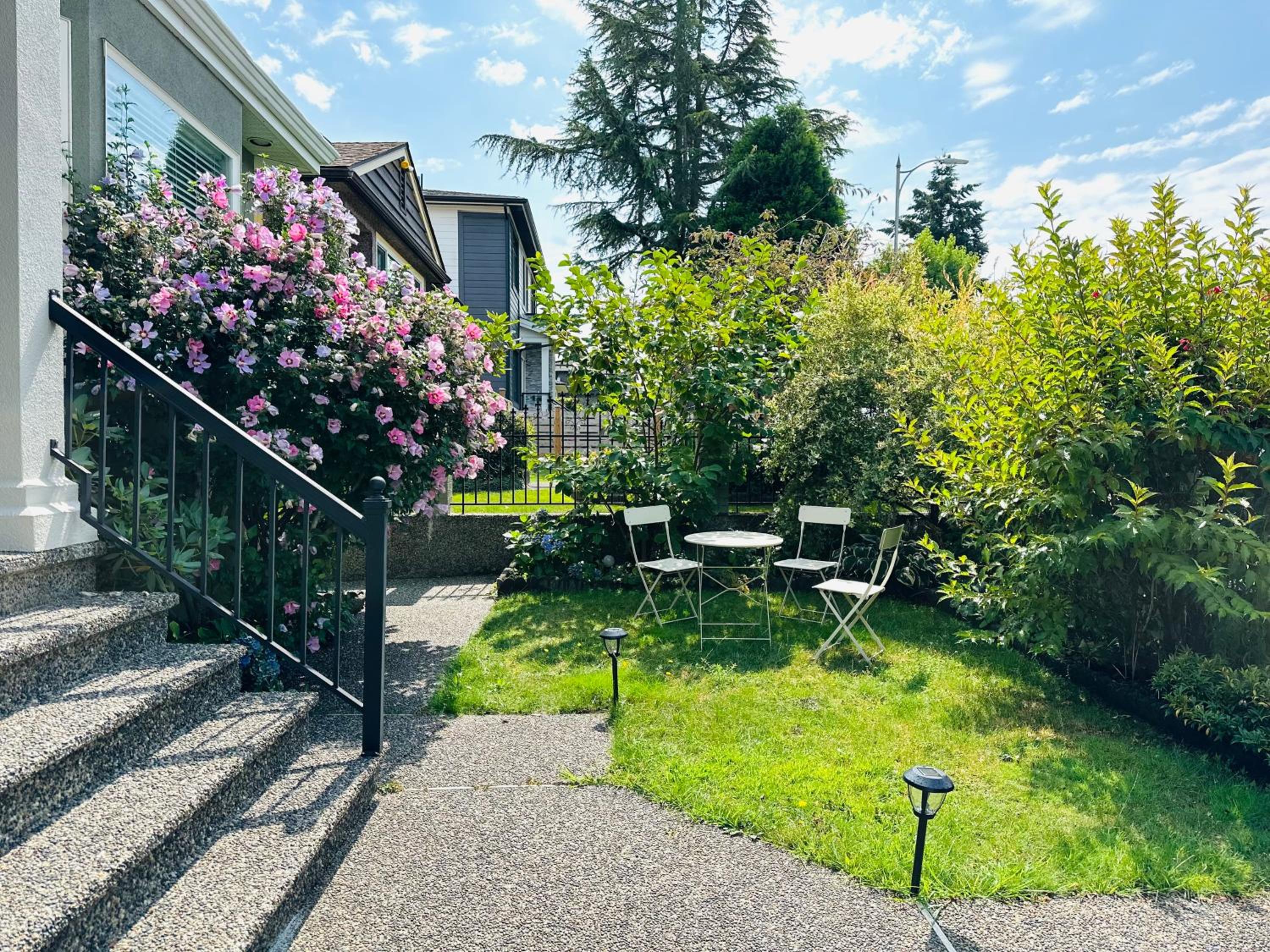 Spacious 5BR 3BA Guest Villa - 10 Min to DT - Pet Friendly, Free Parking