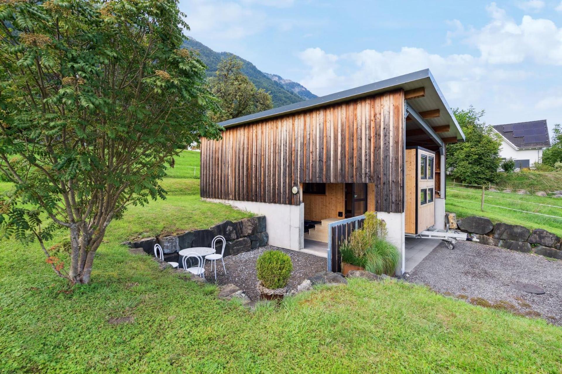 FENUS Tinyhouse in malerischer Landschaft Fruemsen
