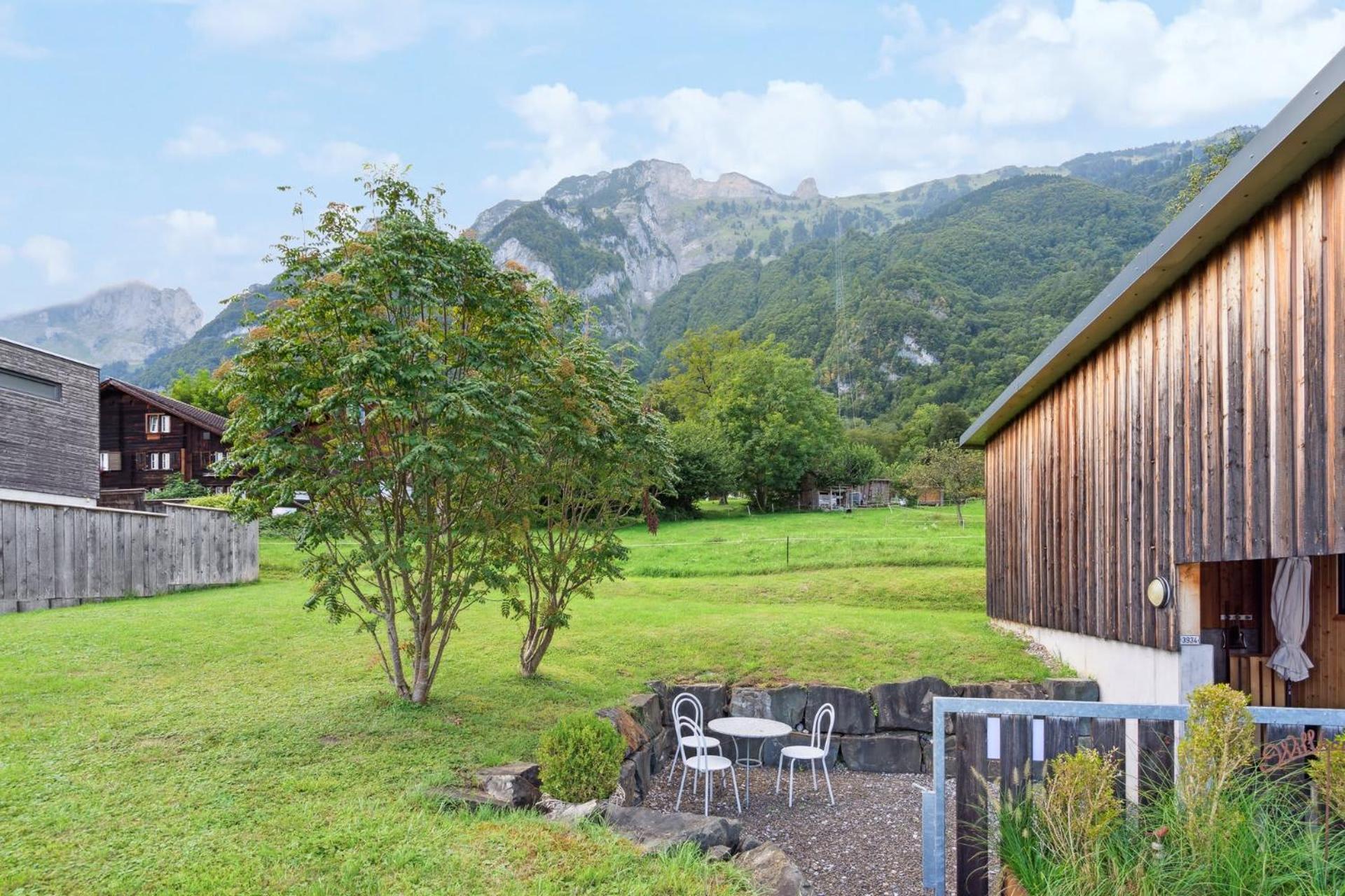 FENUS Tinyhouse in malerischer Landschaft Fruemsen