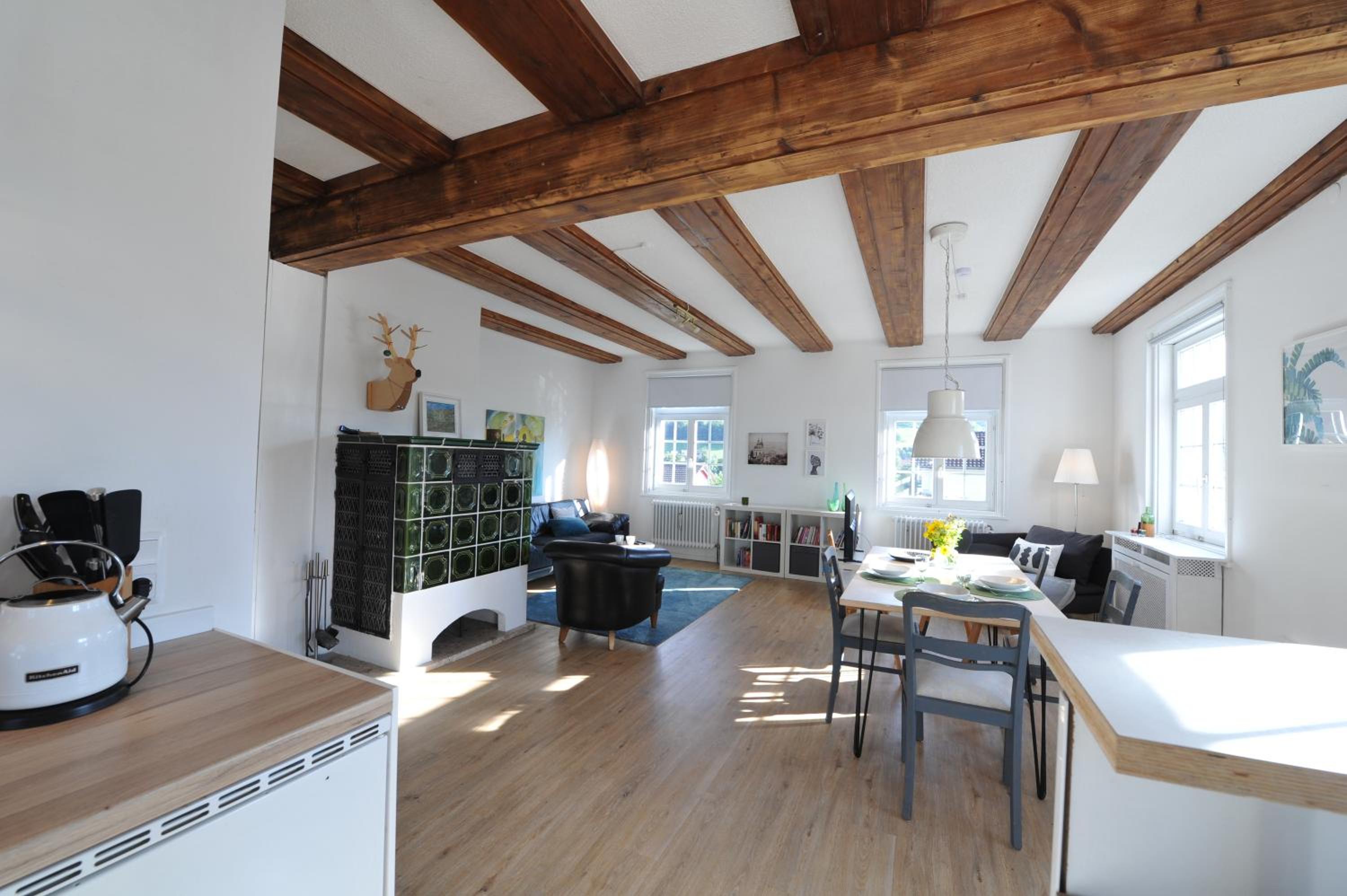 Schöne, helle Wohnung in Rheinnähe