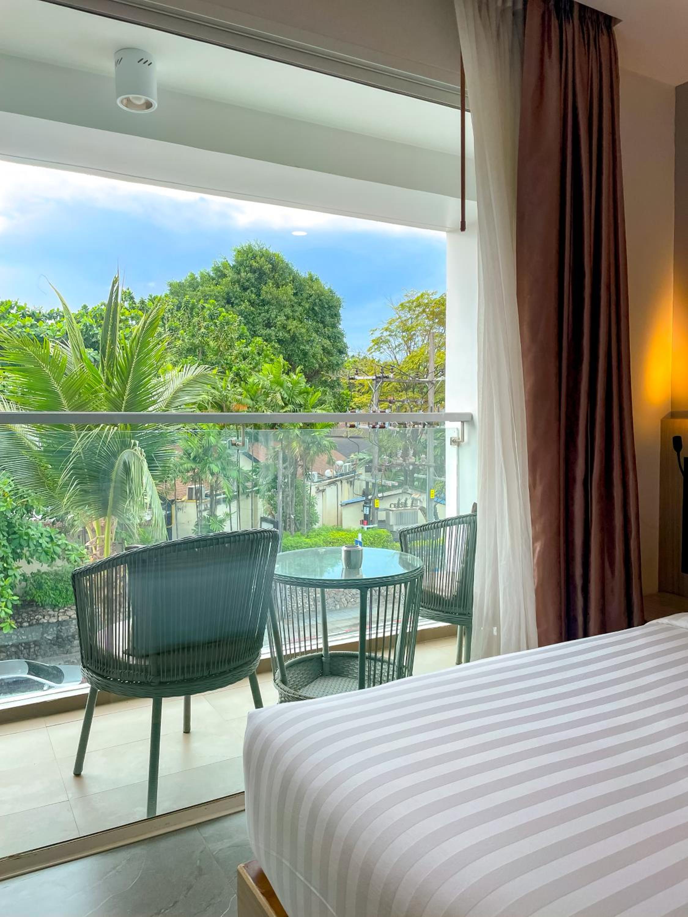 Hotel Clarian Hotel Beach Patong - Image 1