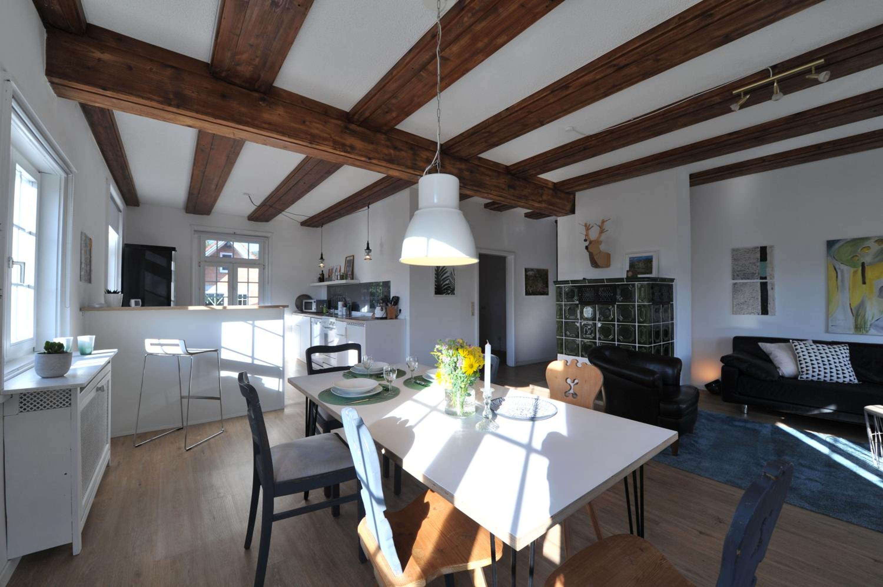 Schöne, helle Wohnung in Rheinnähe
