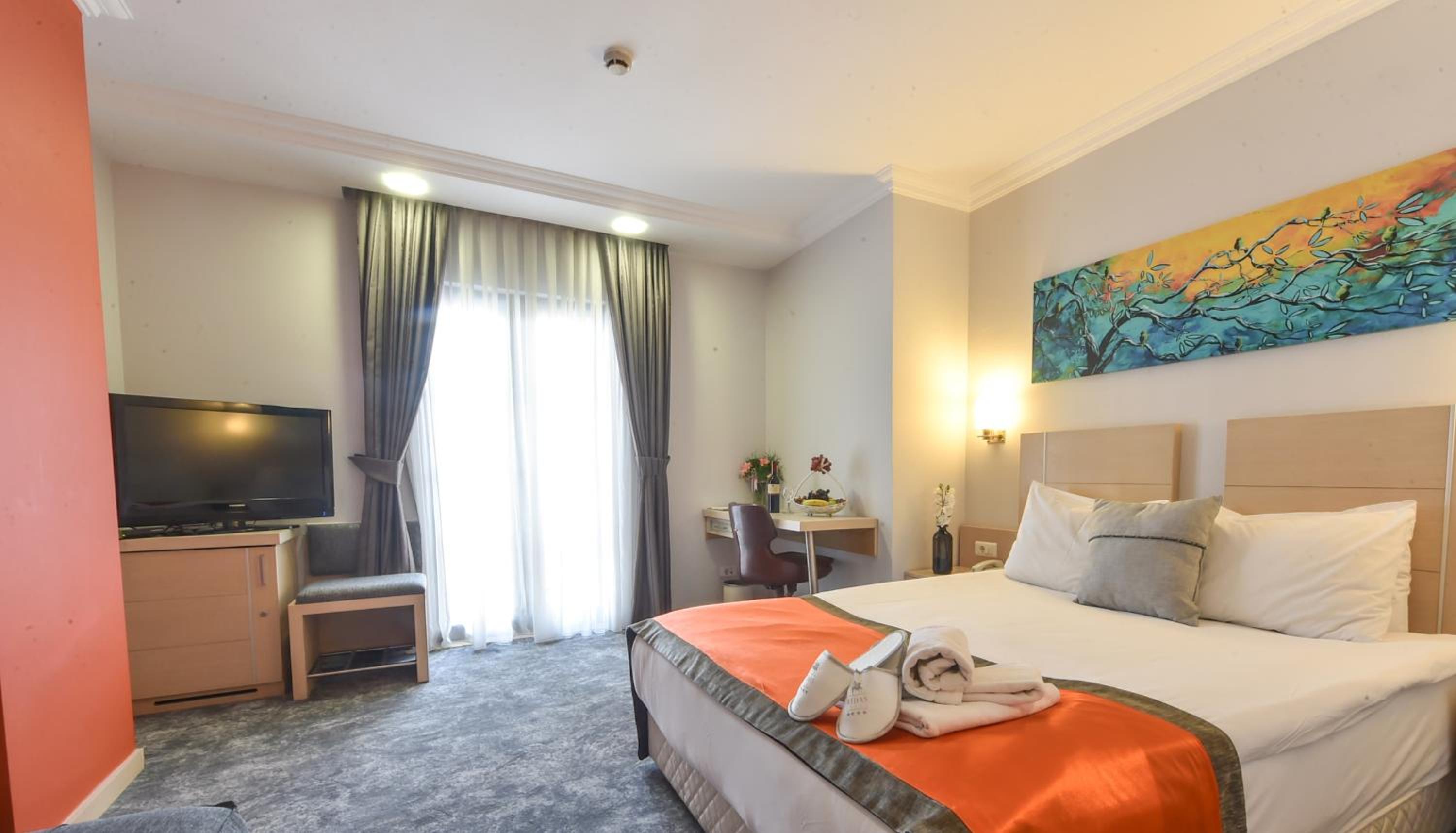 Midas Hotel - Image 36