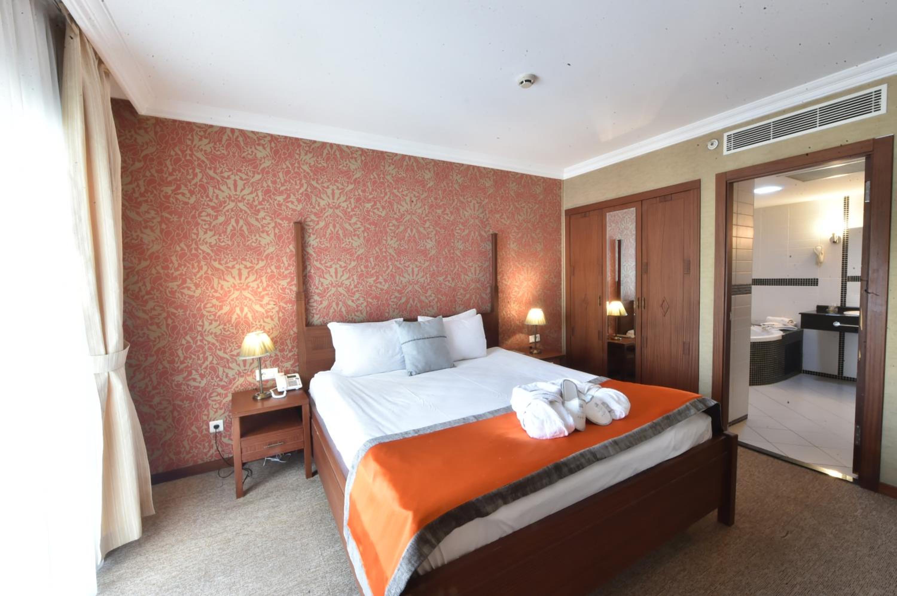 Midas Hotel - Image 27
