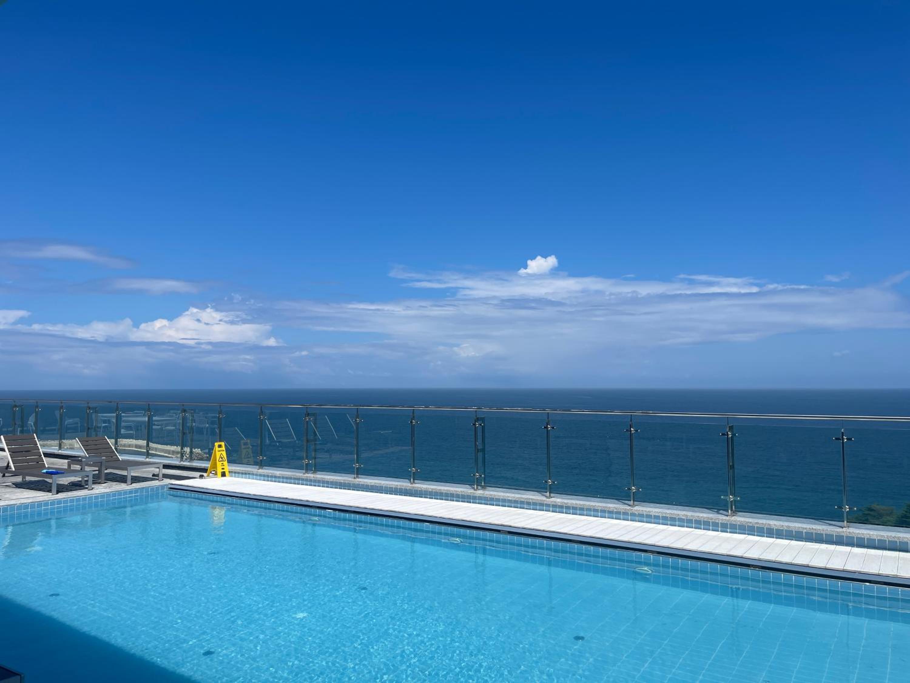 SurfResort INN-The City YangYang view 3