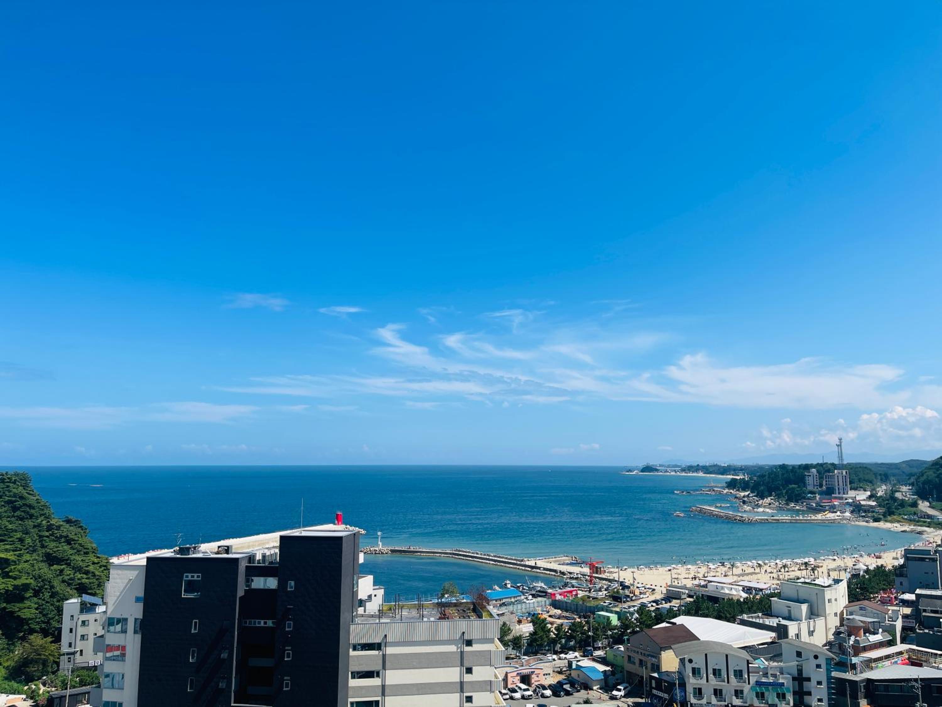 SurfResort INN-The City YangYang view 4