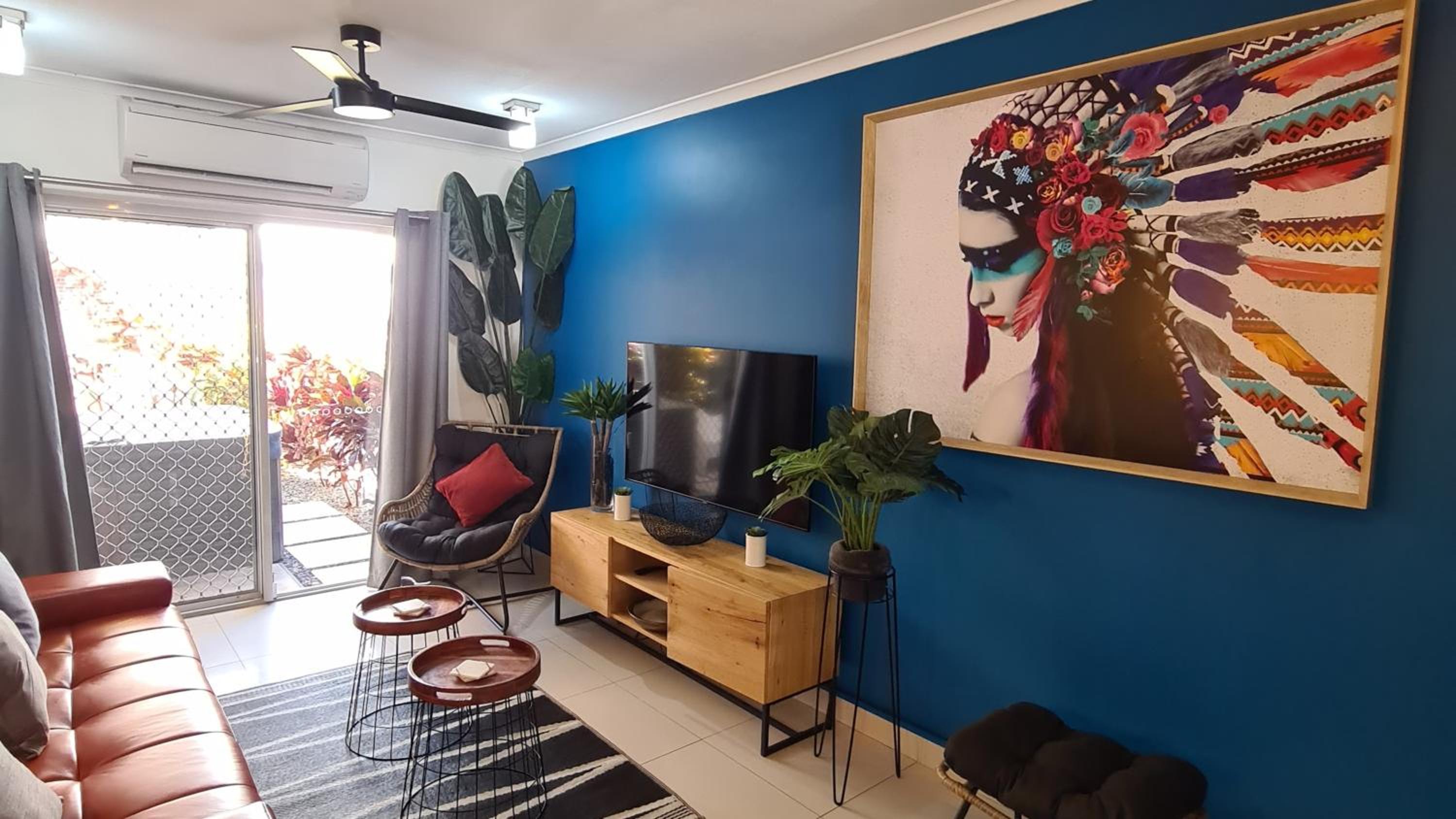 3 Bedroom City Fringe Townhouse with Spa & Courtyard