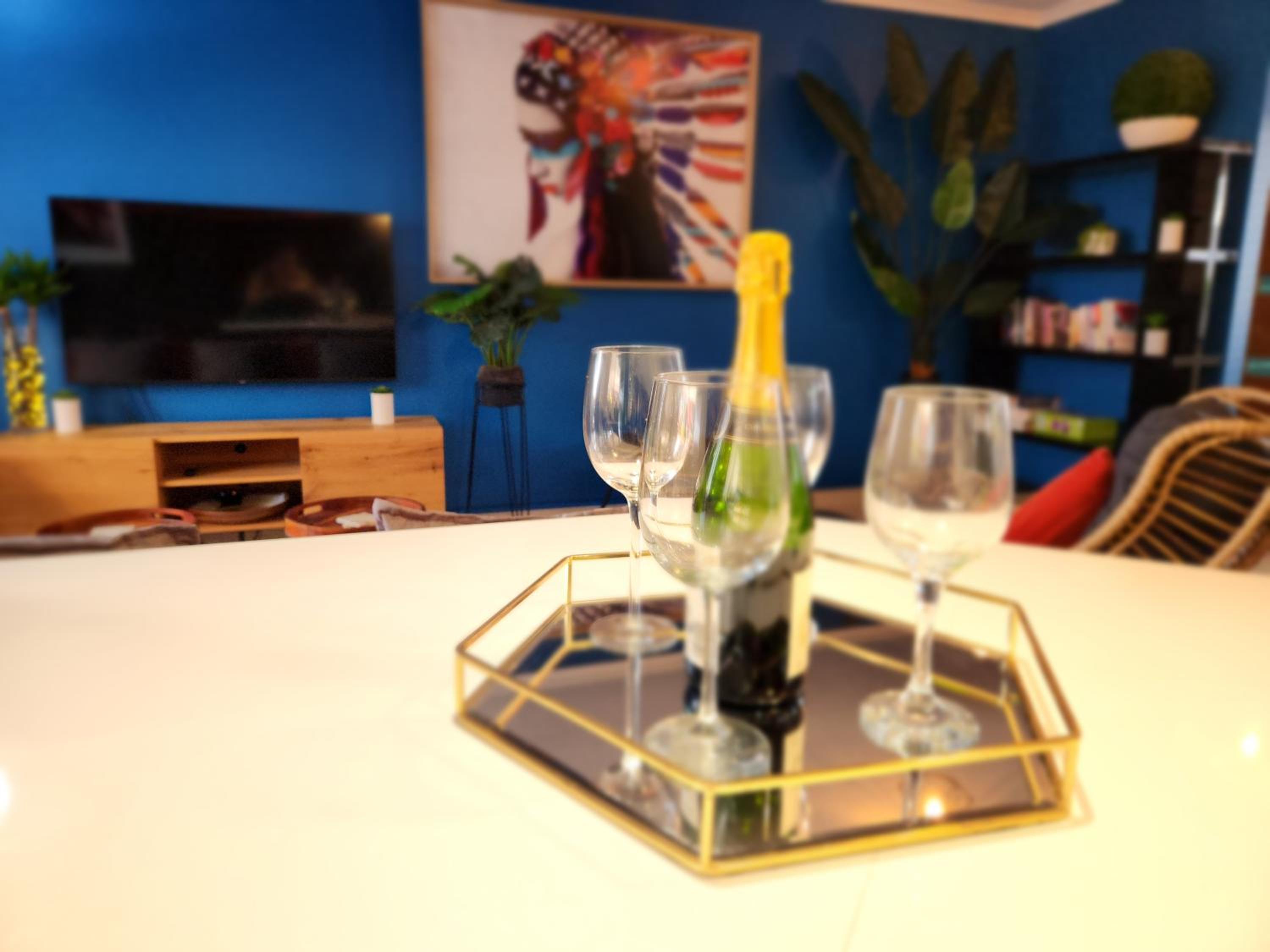 3 Bedroom City Fringe Townhouse with Spa & Courtyard