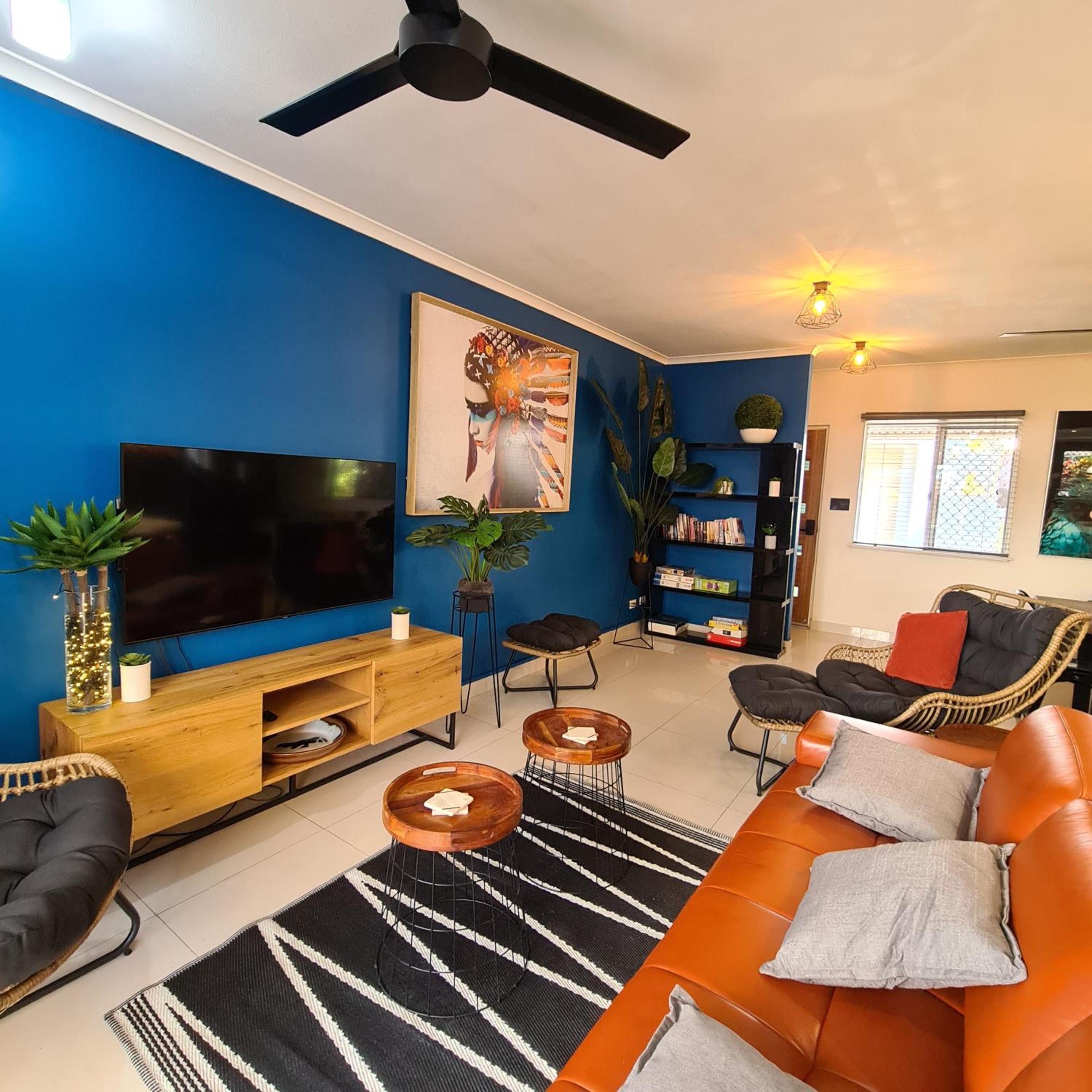 3 Bedroom City Fringe Townhouse with Spa & Courtyard