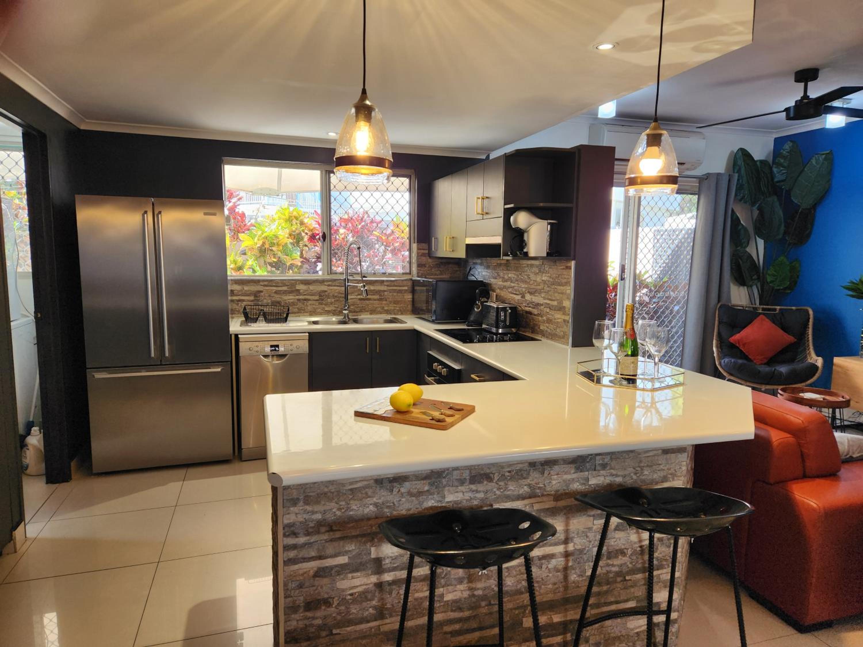3 Bedroom City Fringe Townhouse with Spa & Courtyard