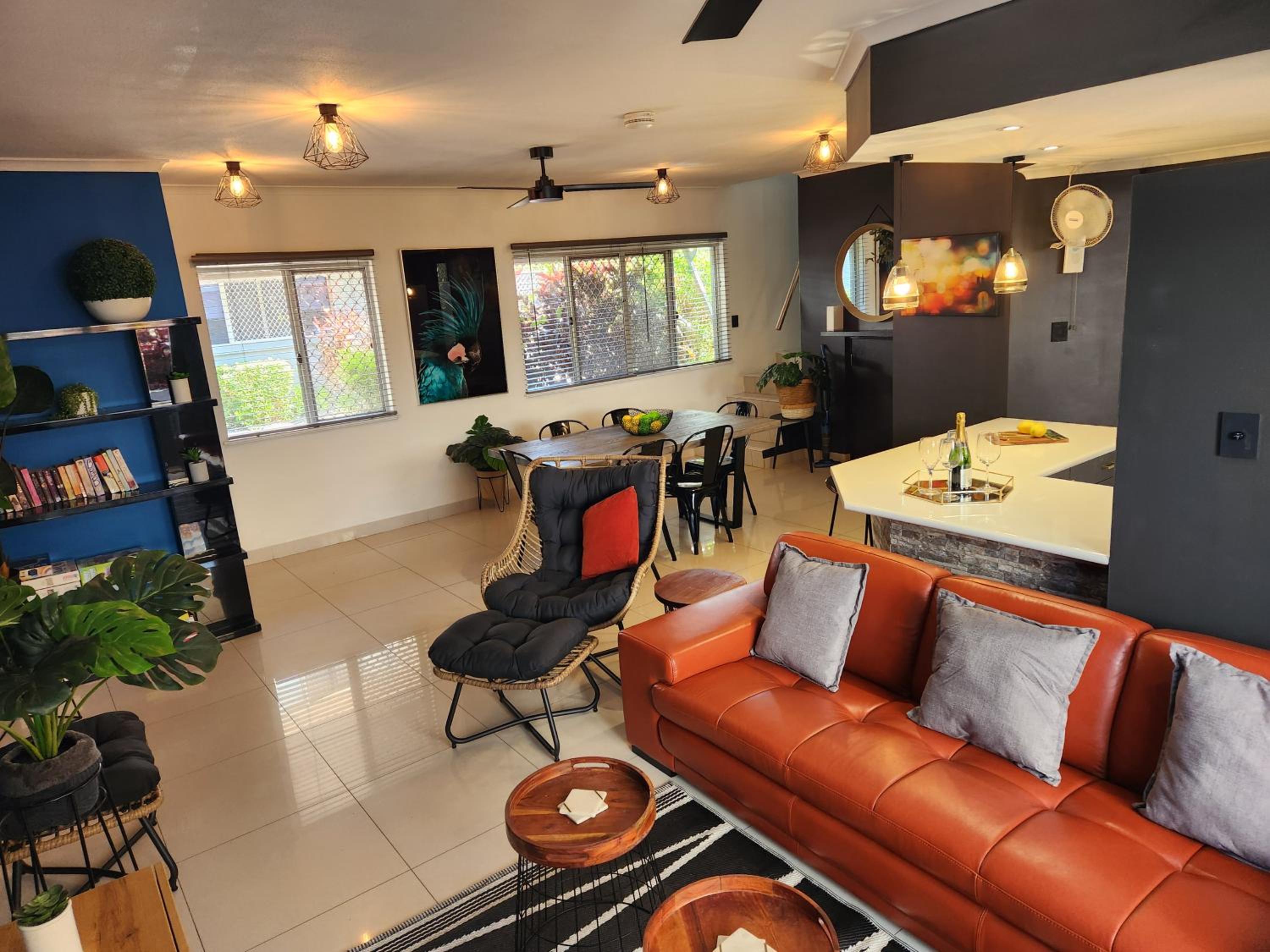 3 Bedroom City Fringe Townhouse with Spa & Courtyard